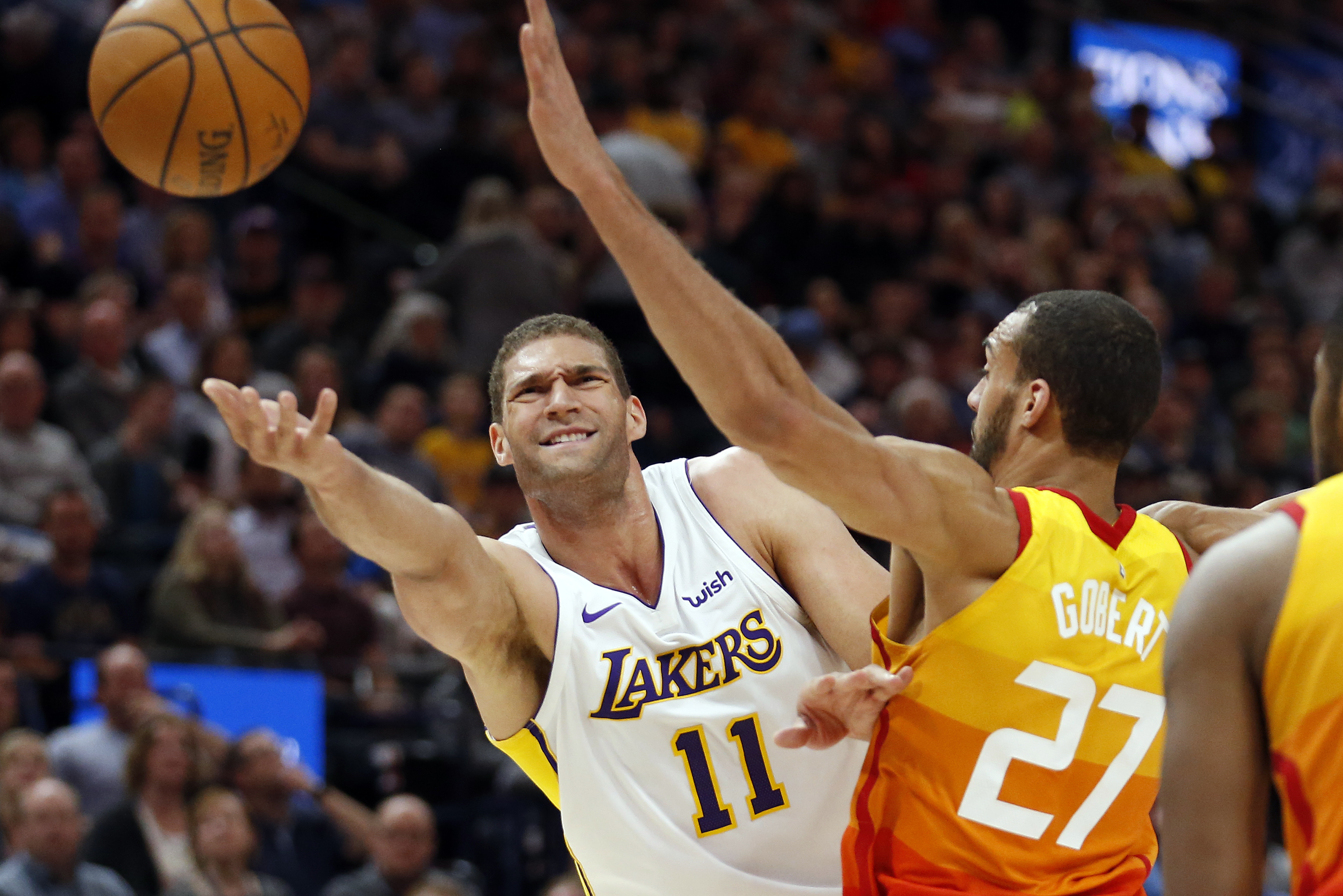 Big man Brook Lopez could give Bucks boost on perimeter