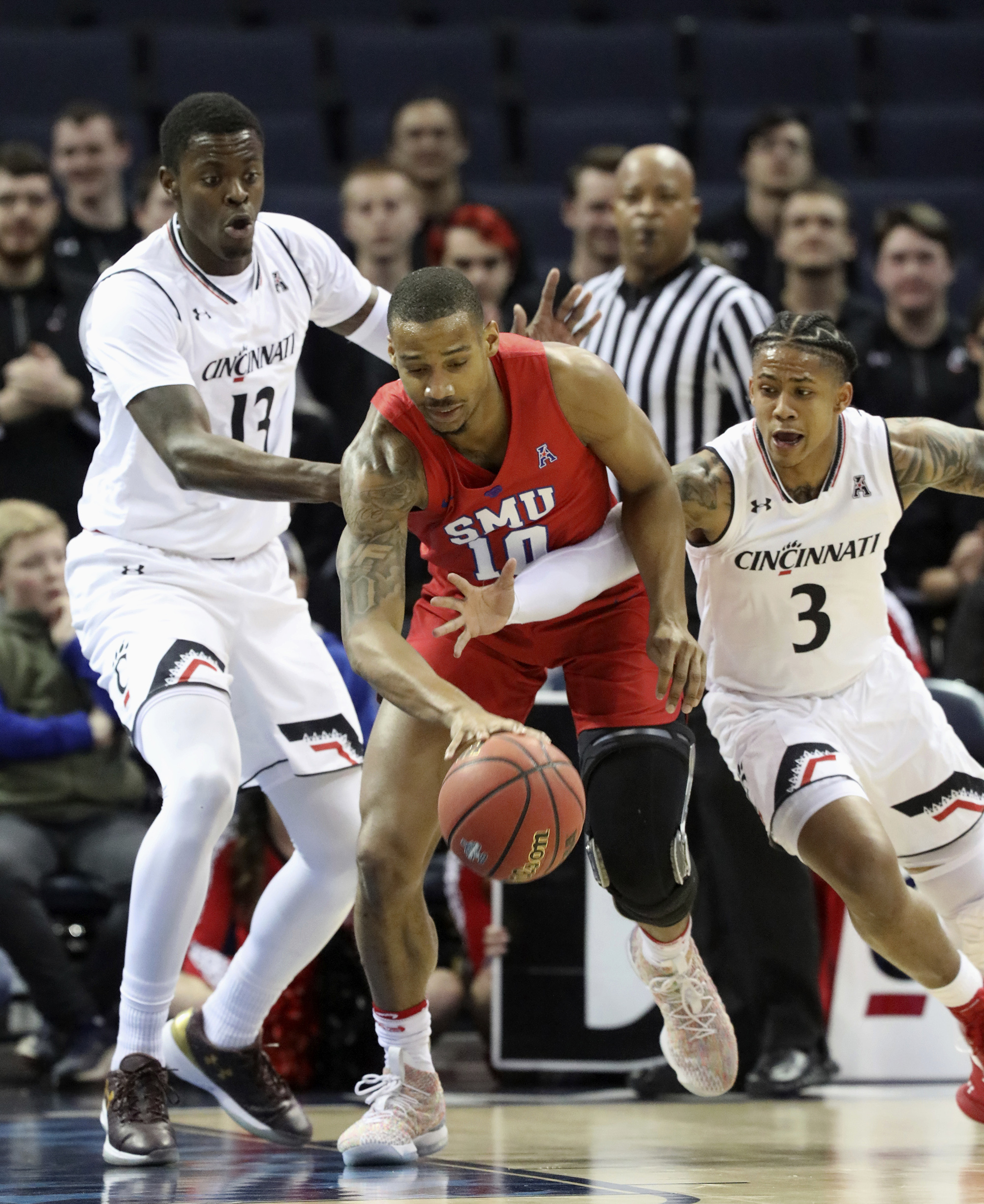 No. 24 Cincinnati beats SMU in American quarterfinals