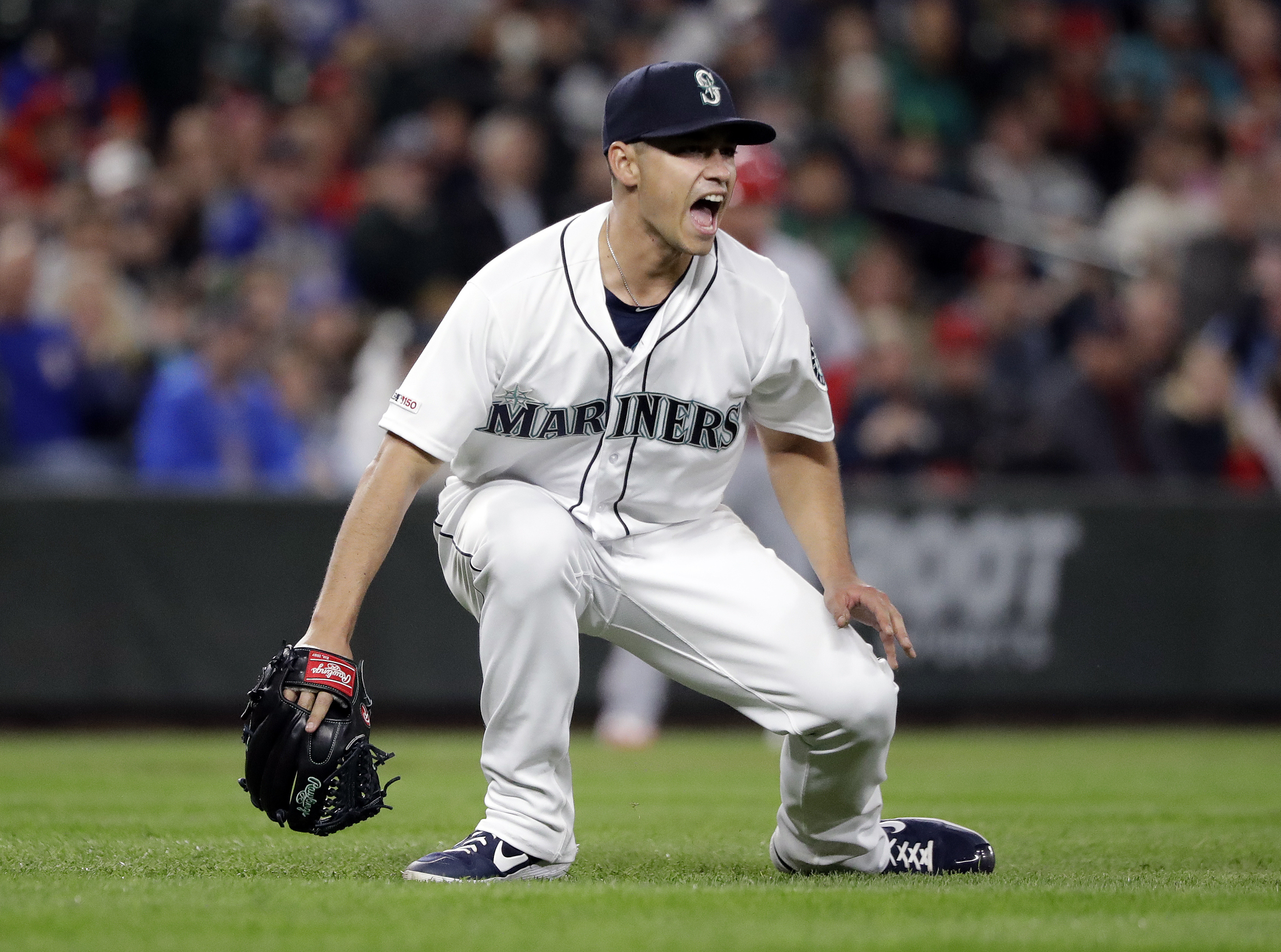 Gonzales pitches into 9th, Vogelbach homers to lift Mariners