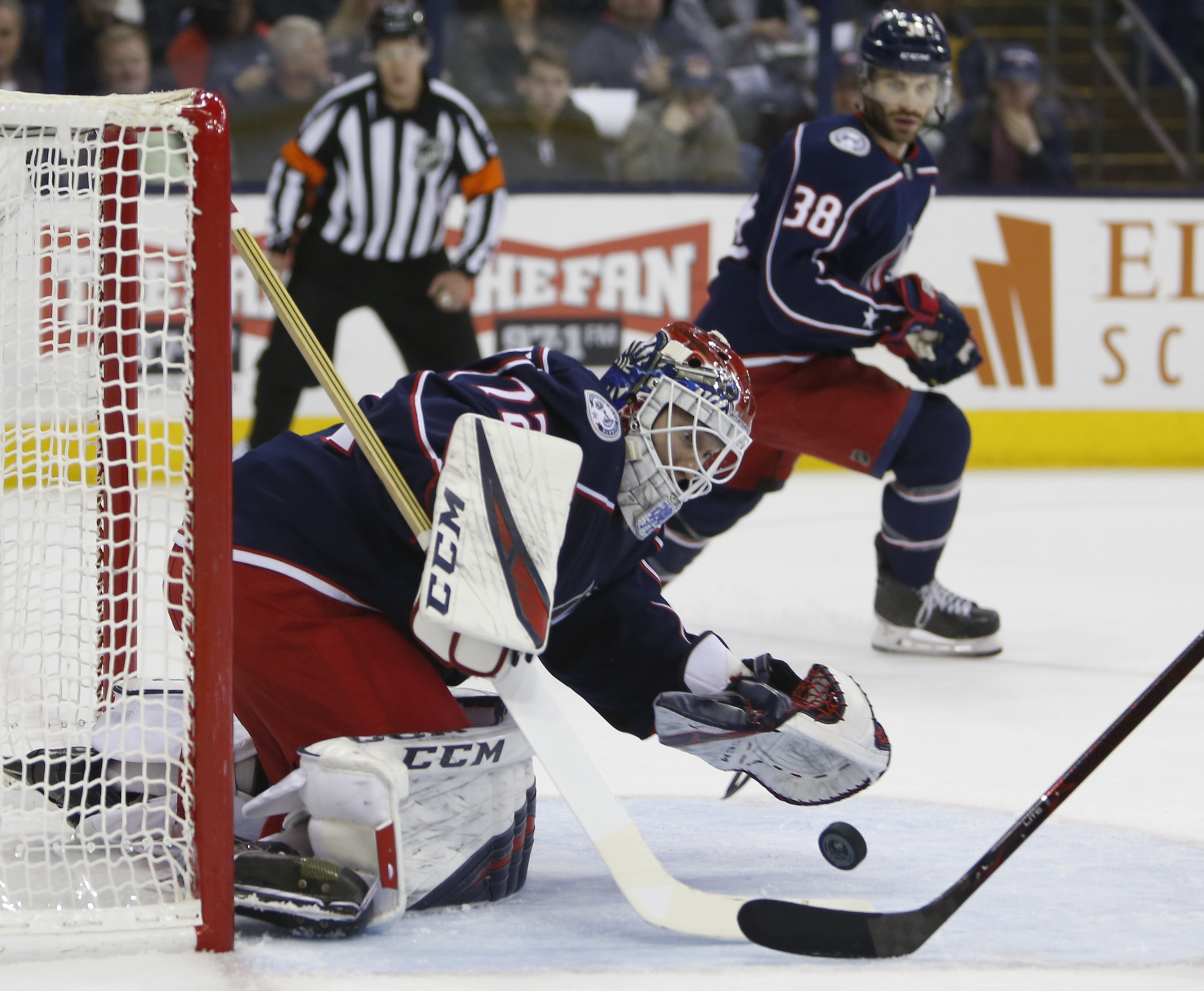 Bobrovsky stops 46 shots, Blue Jackets beat Carolina 3-0