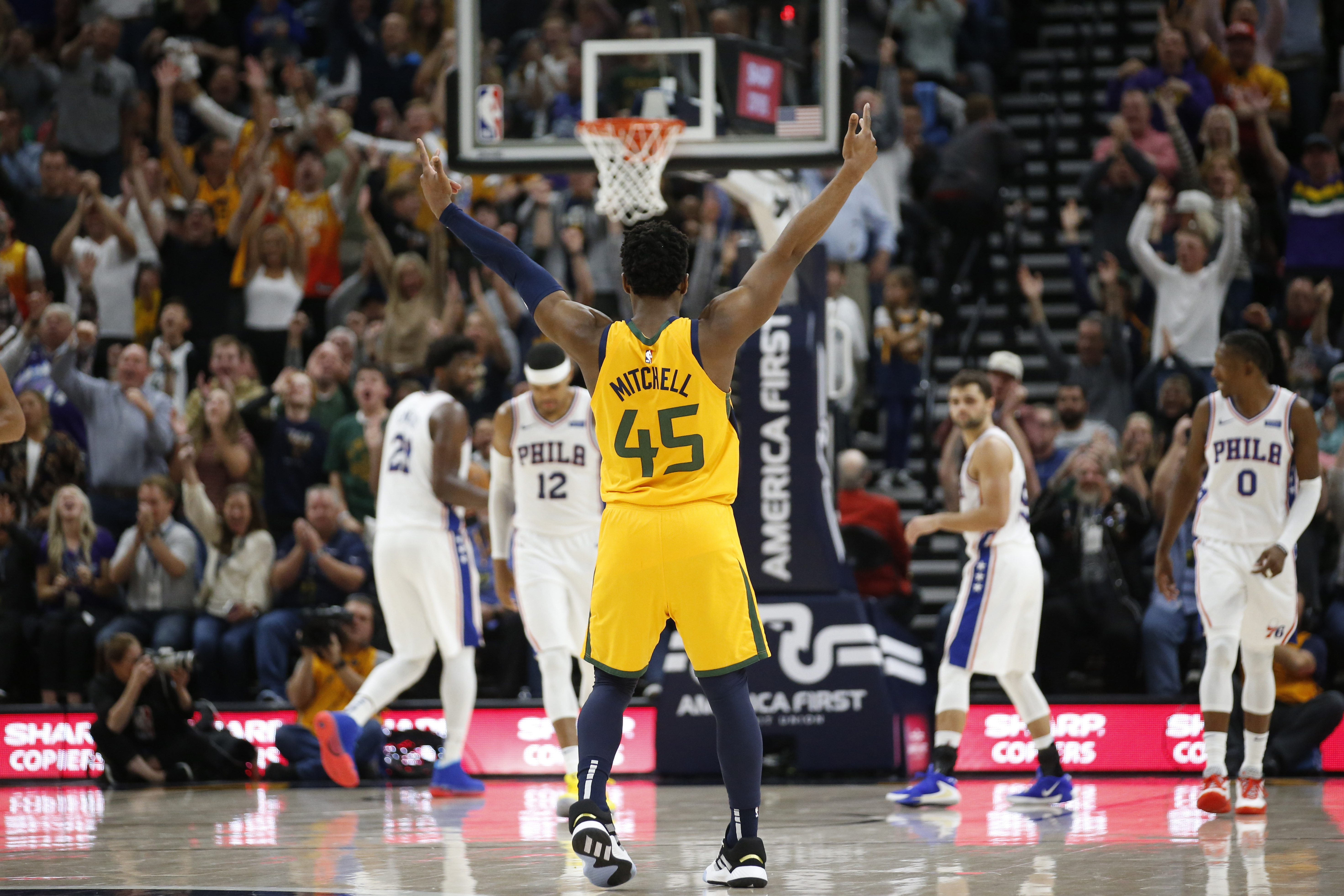 Mitchell scores 24, Jazz outlast 76ers for 106-104 victory