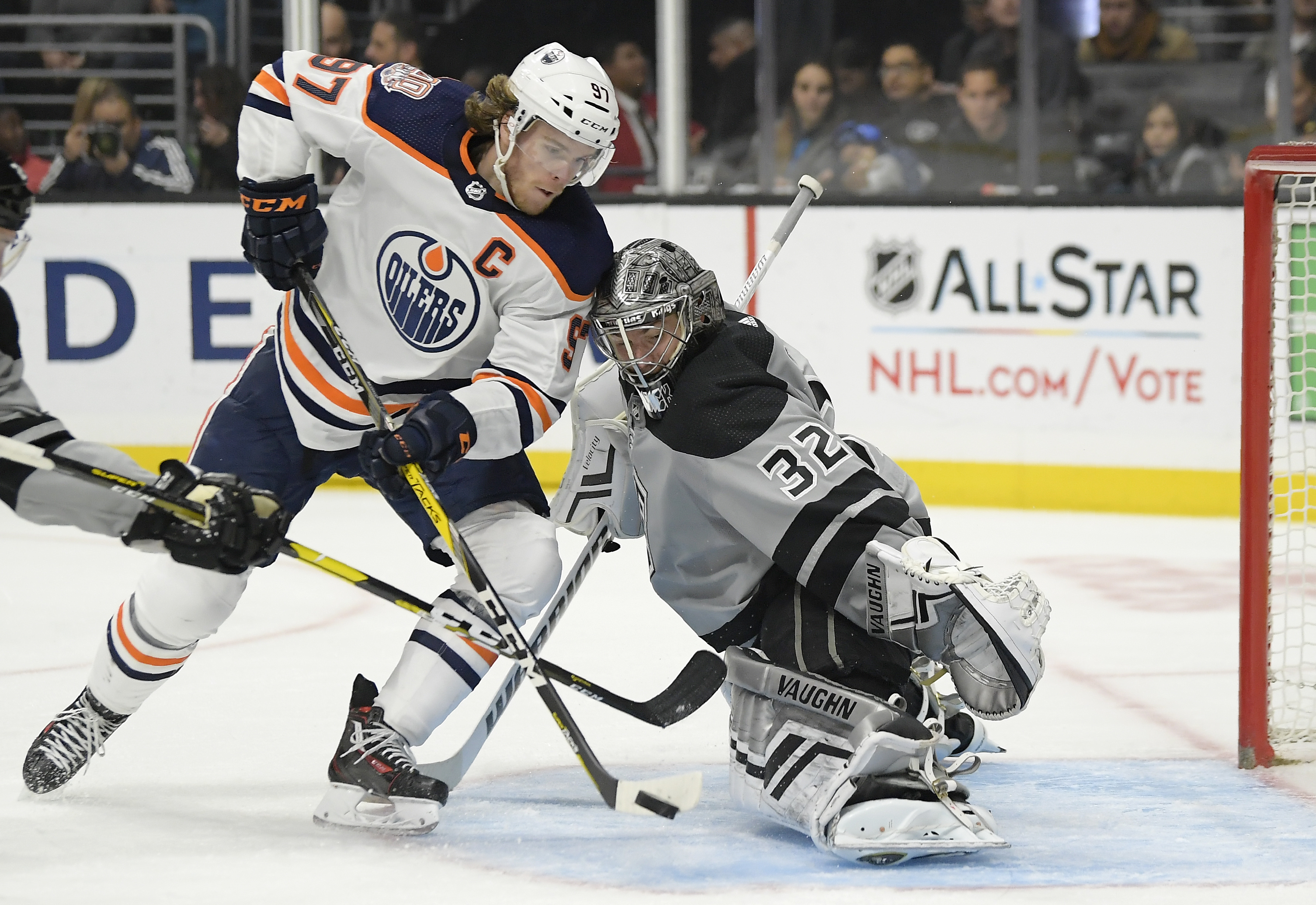 Oilers bounce back with 4-0 victory over Ducks