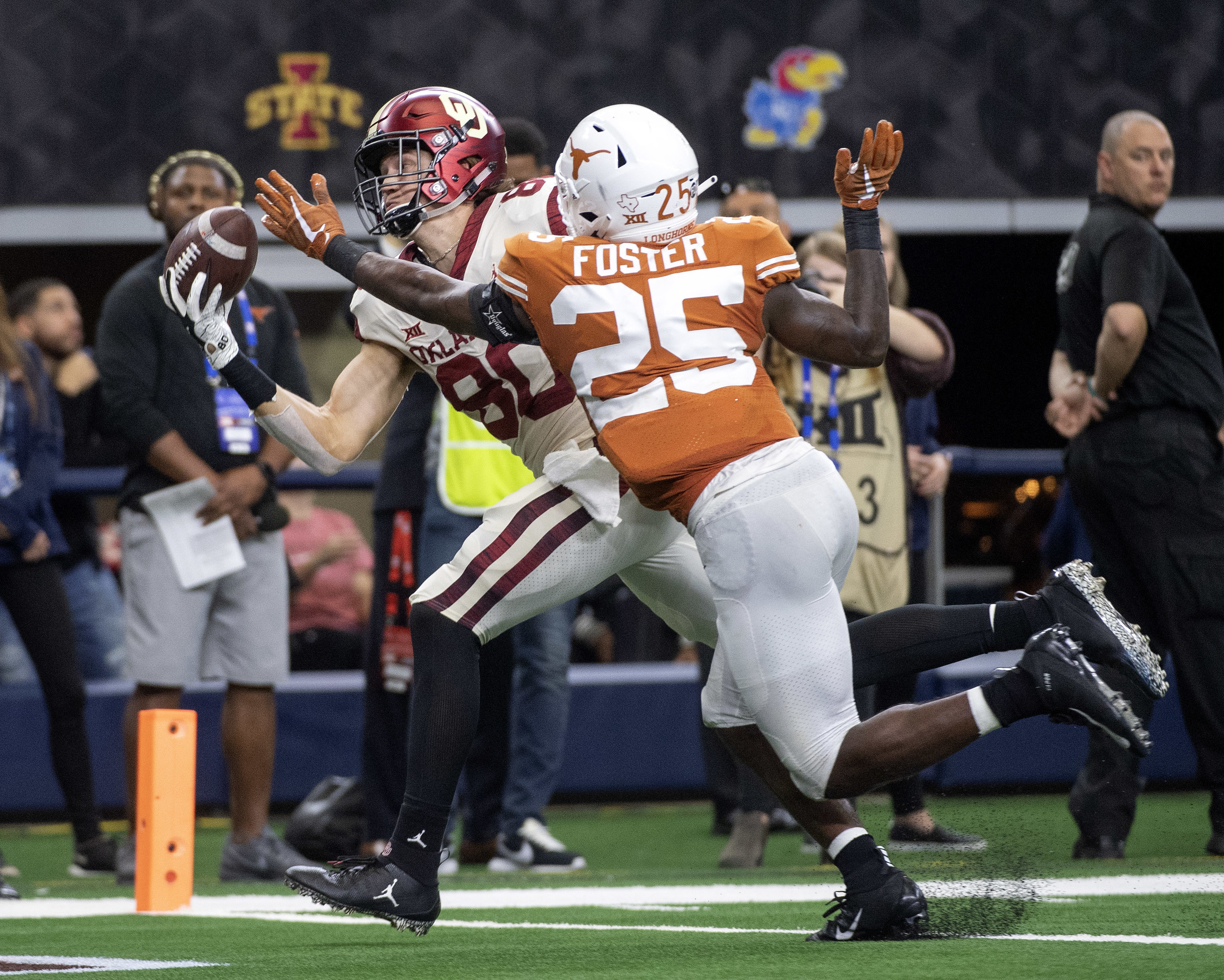 No. 5 Oklahoma beats No. 9 Texas 39-27 for Big 12 title