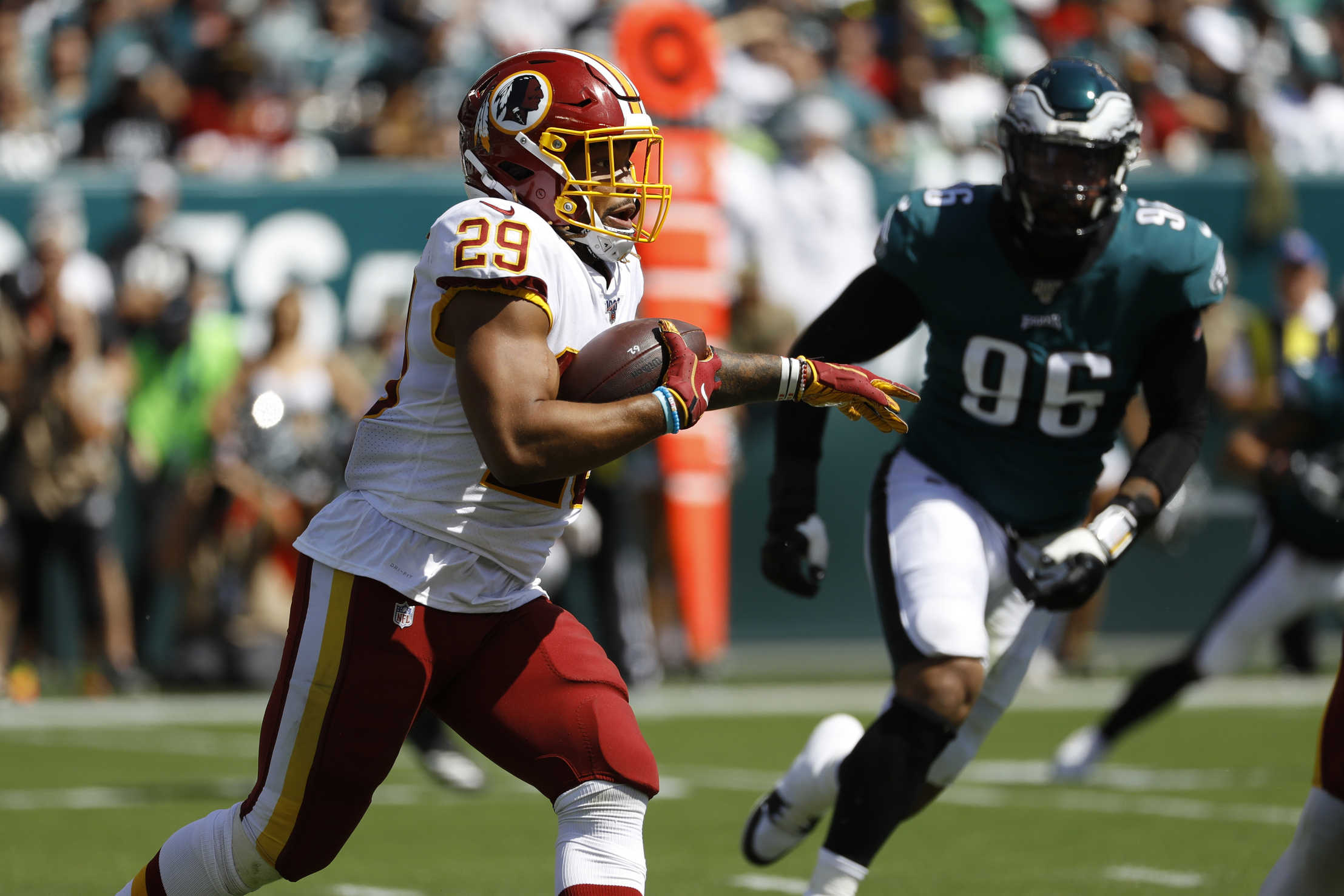 AP source: Redskins RB Guice undergoes MRI on right knee
