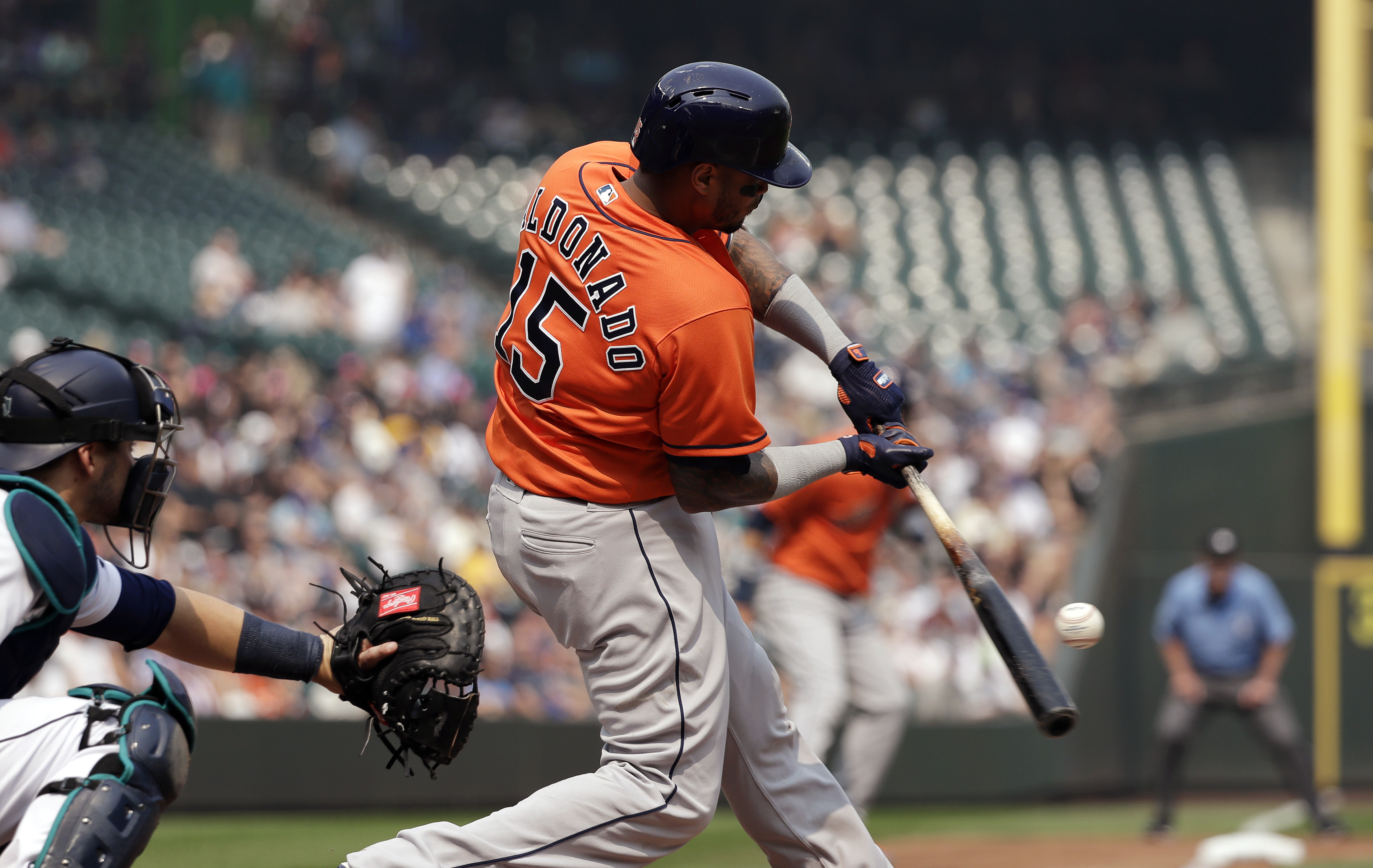 Maldonado, White homer as Astros beat Mariner 10-7