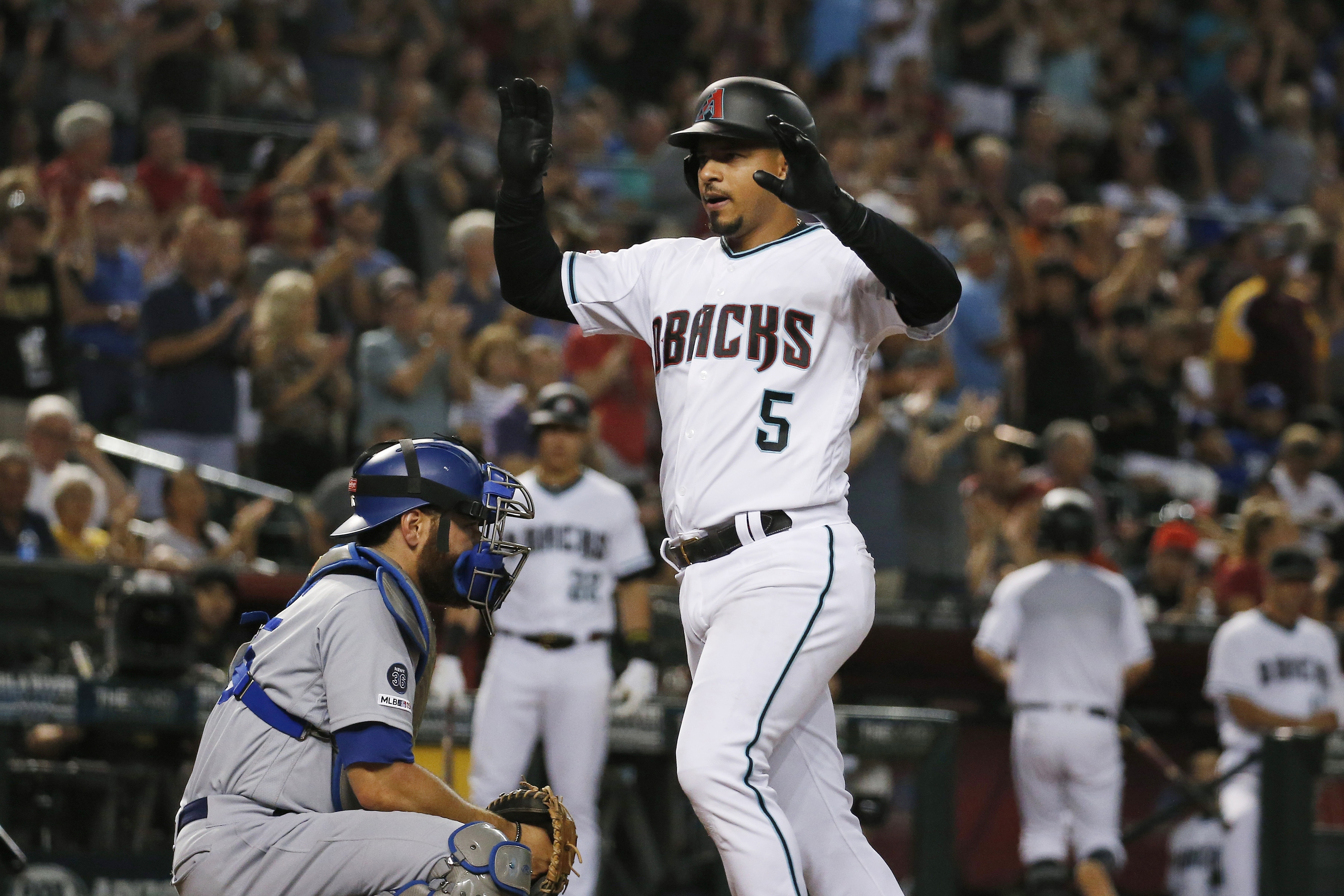 Balk plates tiebreaking run, lifts Diamondbacks over Dodgers