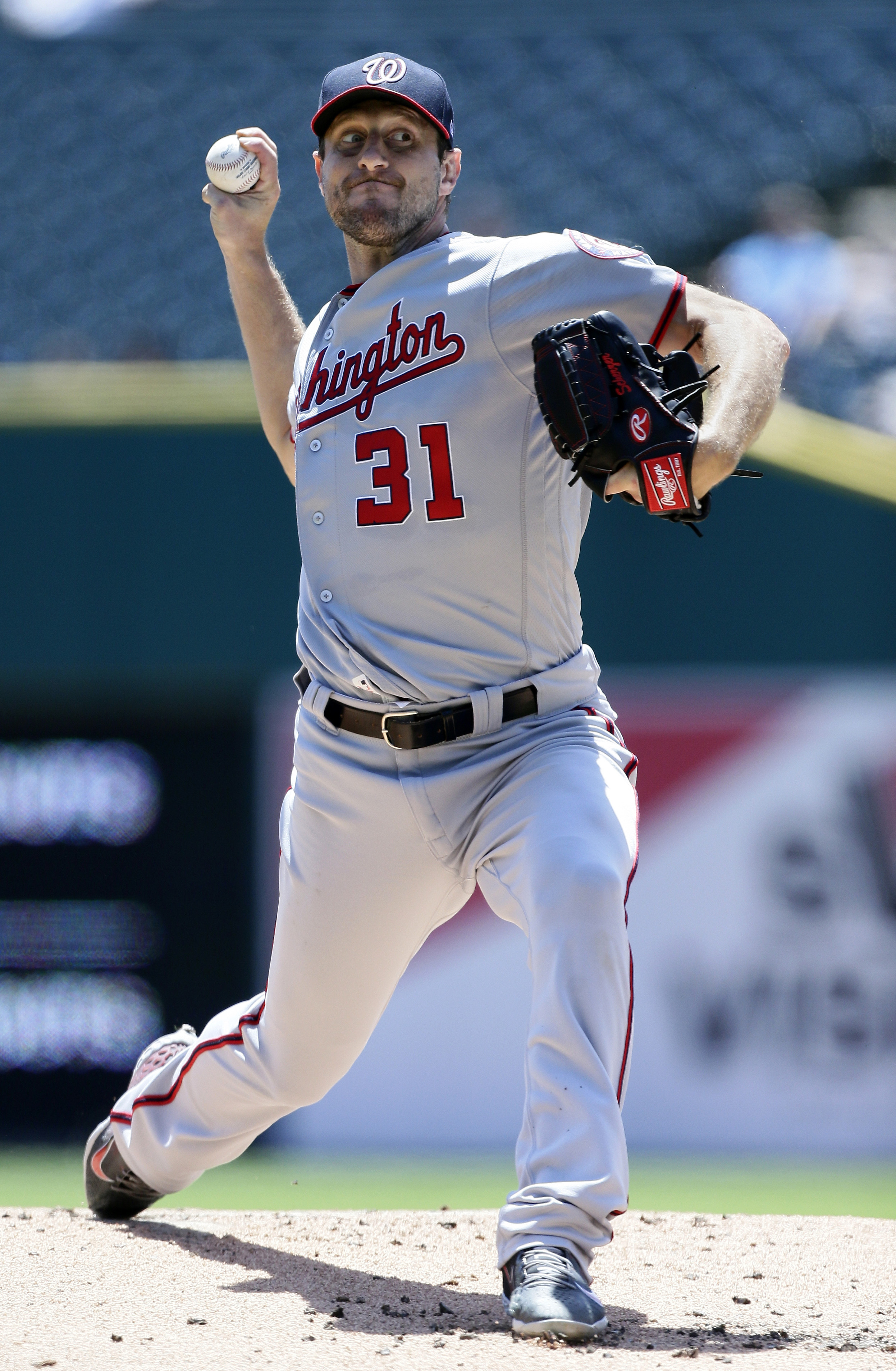 Scherzer strikes out 14 as Nationals top Tigers, 2-1