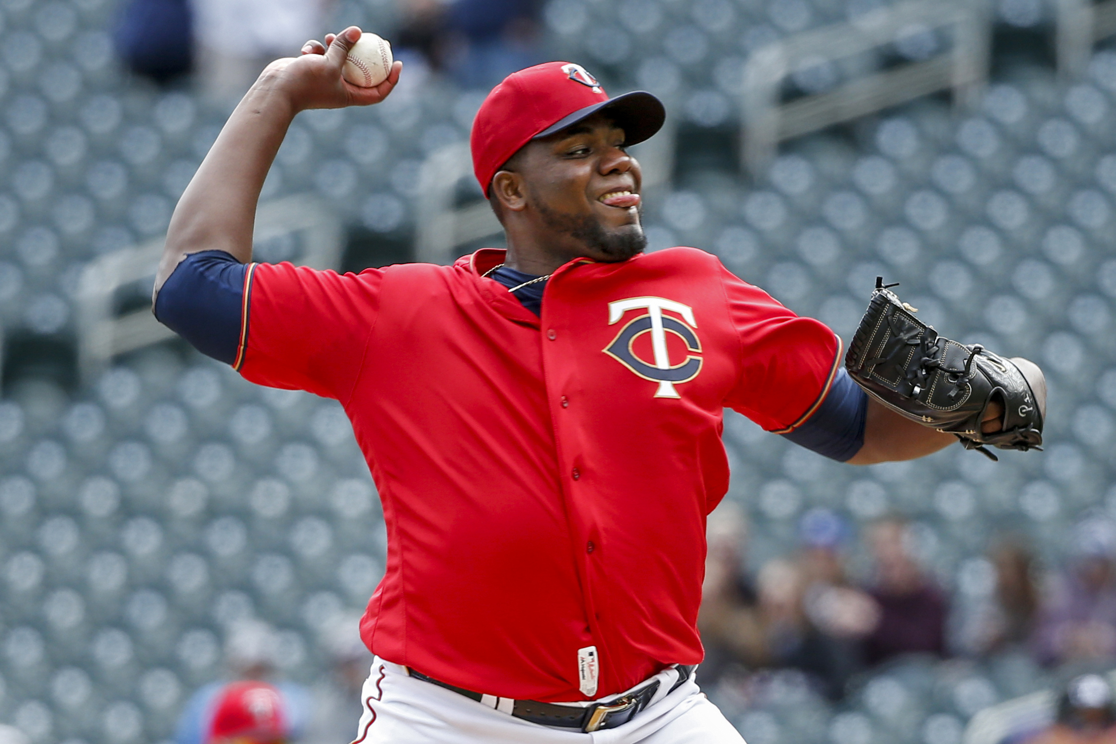 Cruz hits first homer, Pineda strong as Twins beat Indians