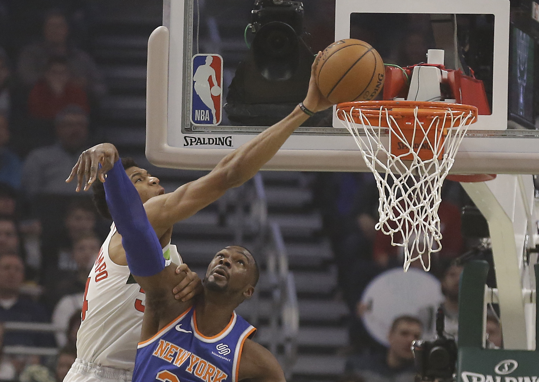 Antetokounmpo paces Bucks past Knicks to home-and-home sweep