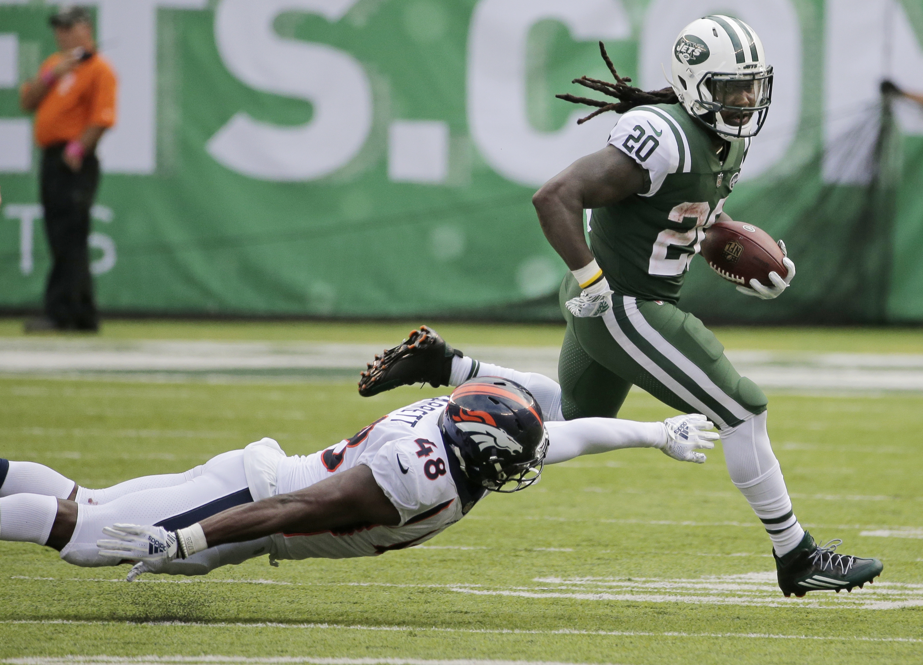 Crowell, big-play Jets romp past Broncos 34-16