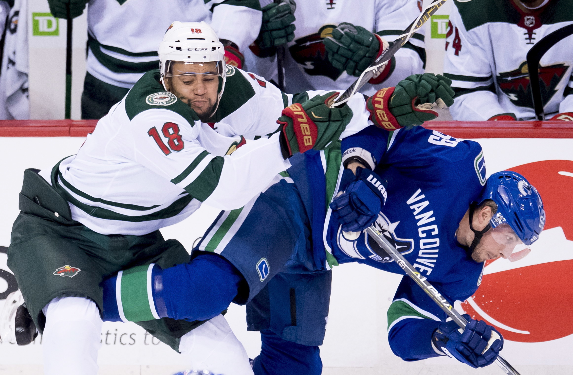 Pettersson scores twice, leads Canucks past Wild 5-2