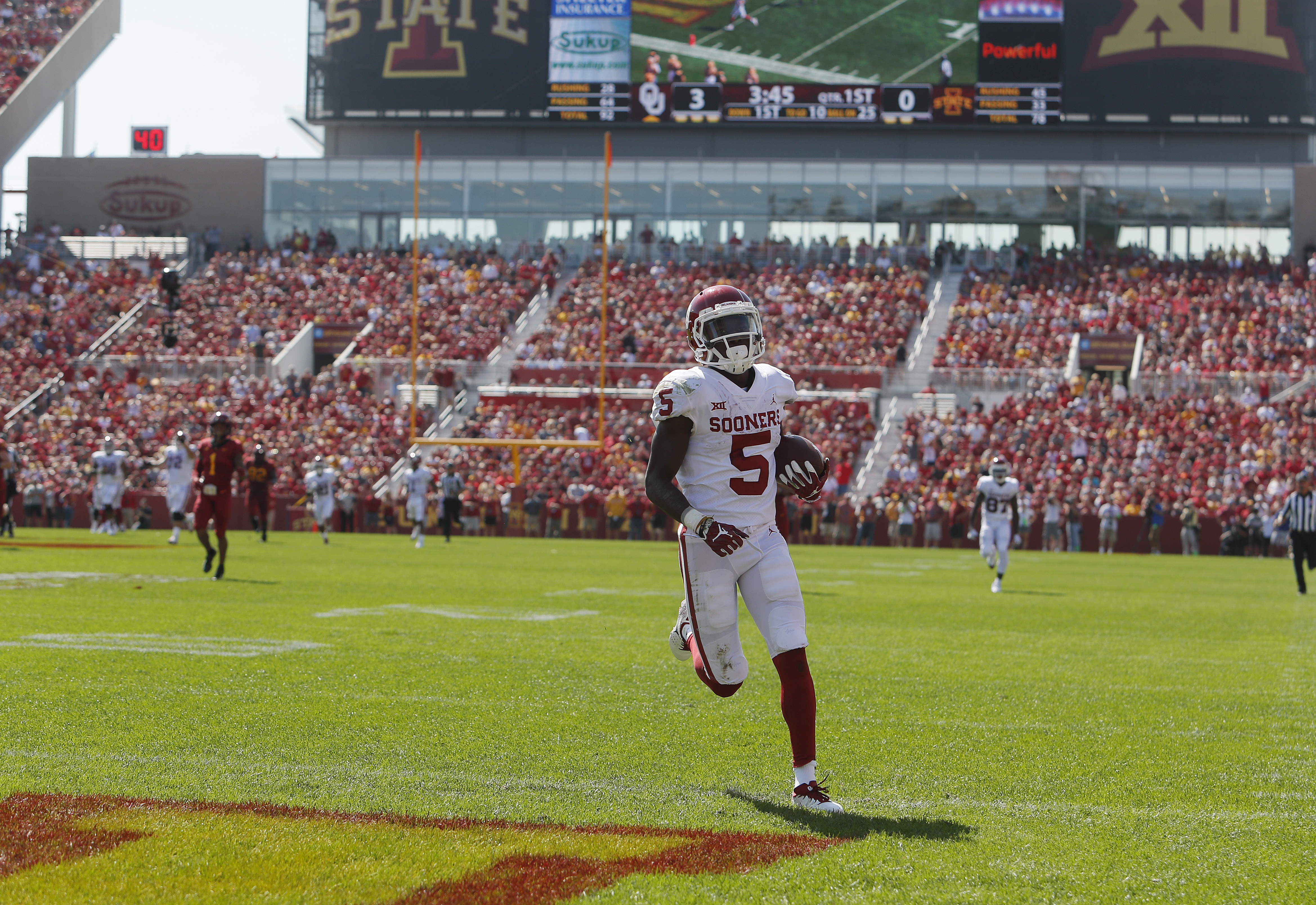 Murray and No. 5 Oklahoma hold off Iowa State 37-27