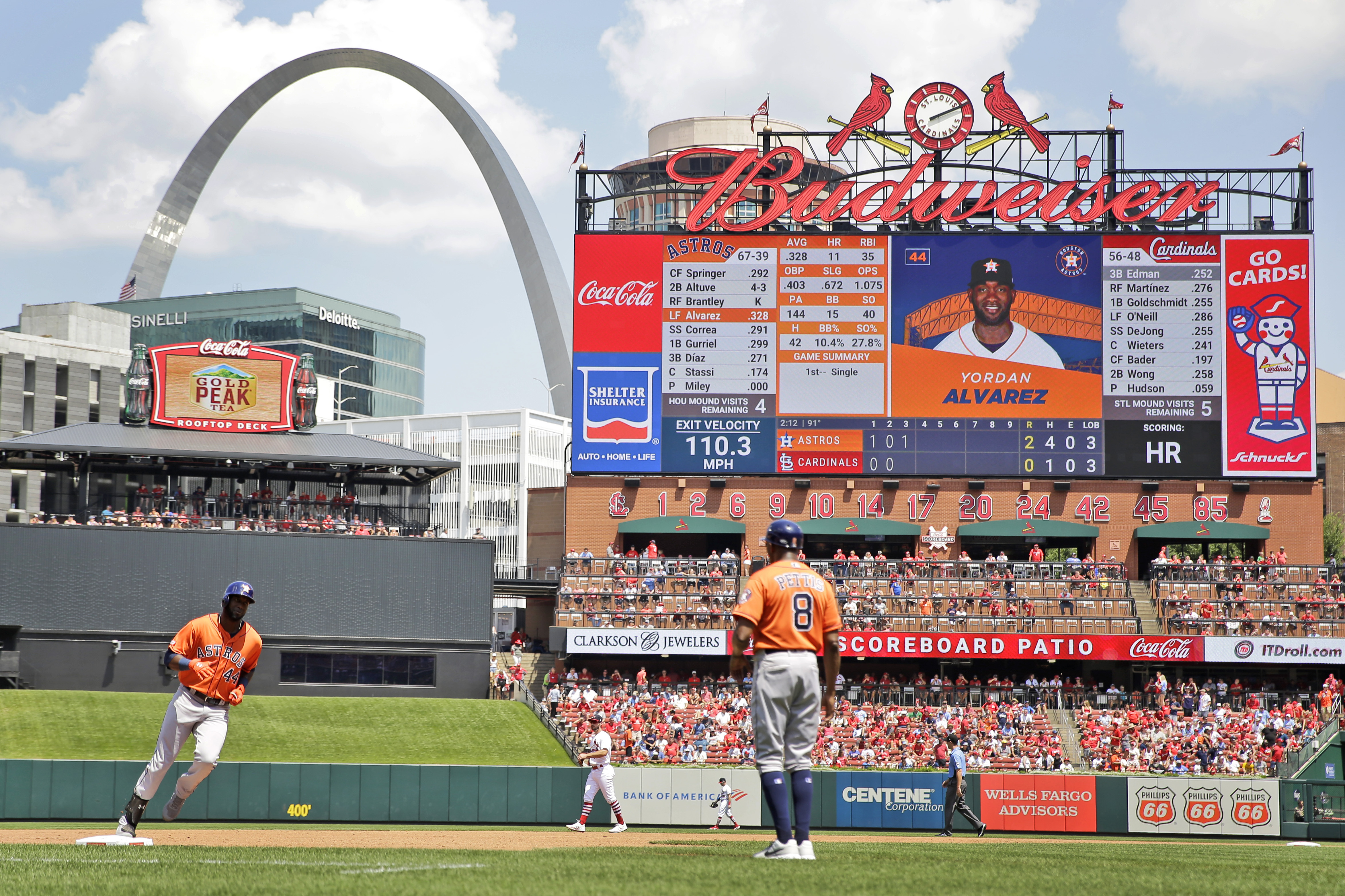 Astros hit 3 homers, beat Cards 6-2; Goldschmidt streak ends