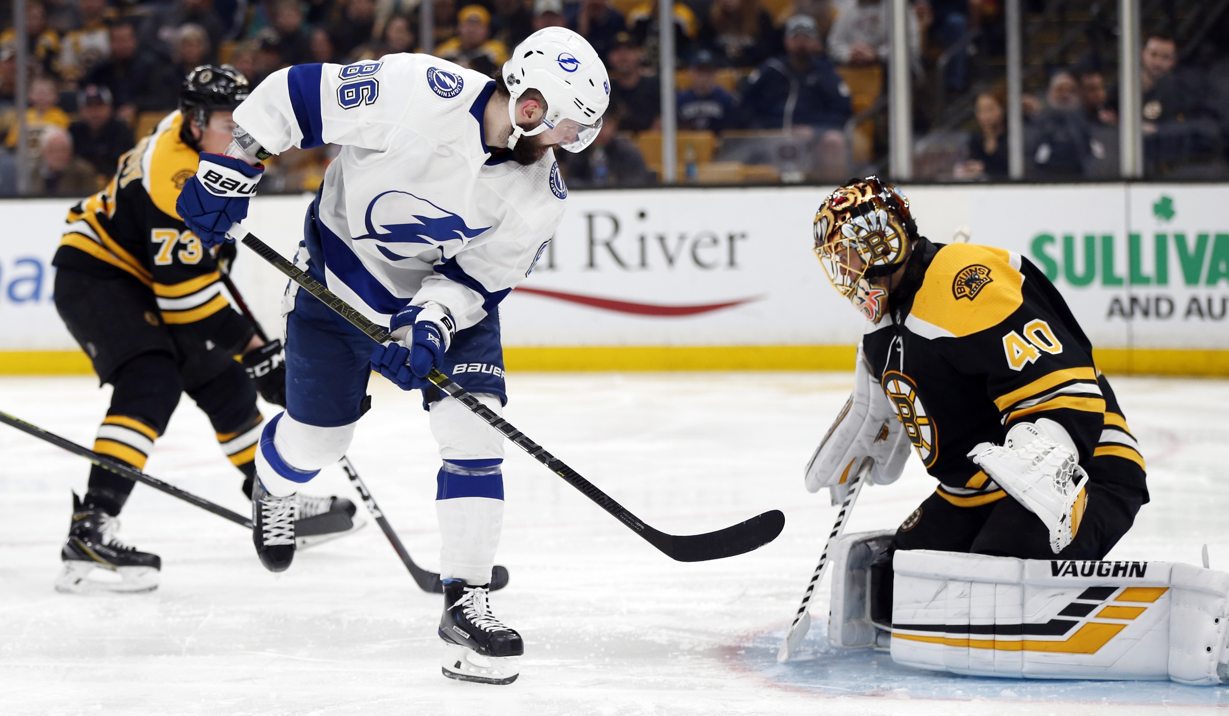 Lightning beat Bruins 6-3, tie NHL record with 62nd win