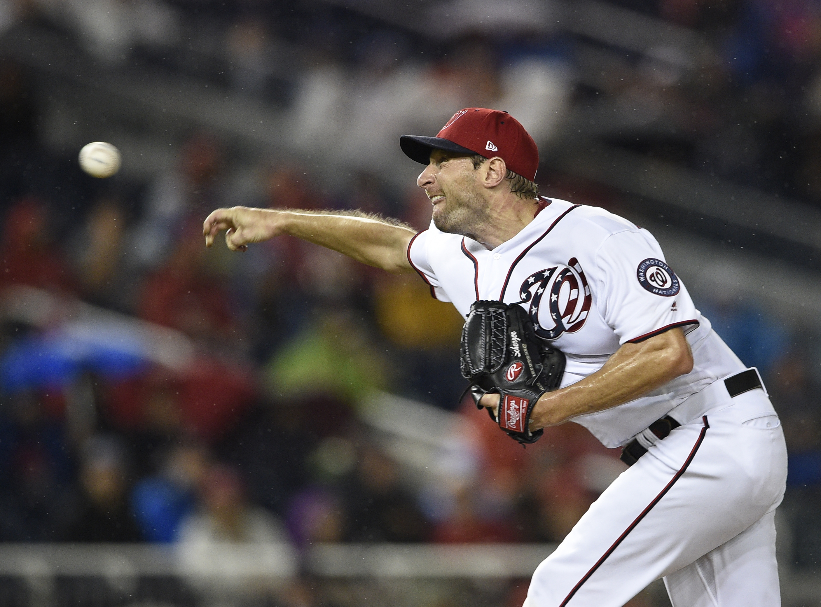 Scherzer goes distance, Nats beat sloppy Cubs 10-3