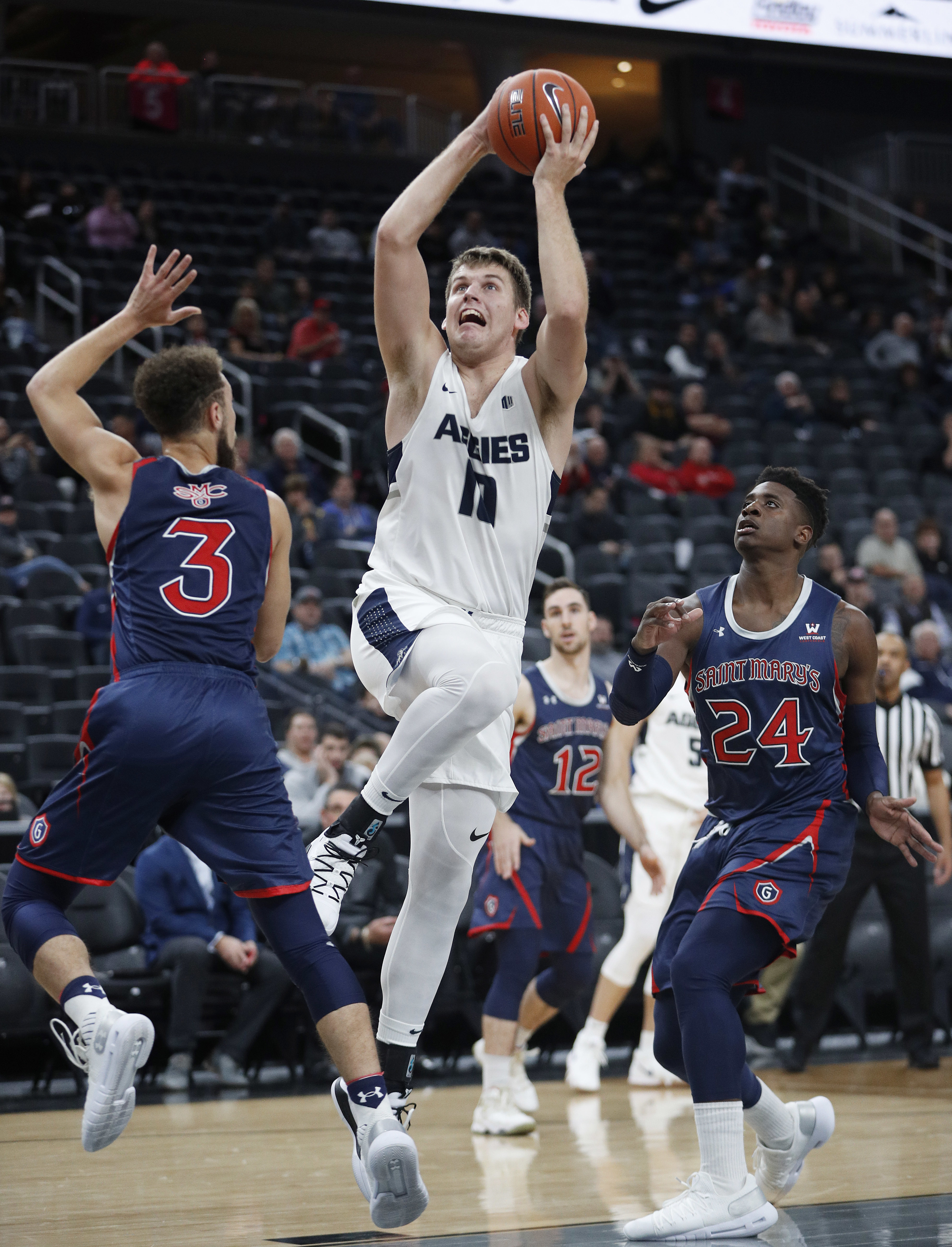 Utah State blows past Saint Mary’s 80-63