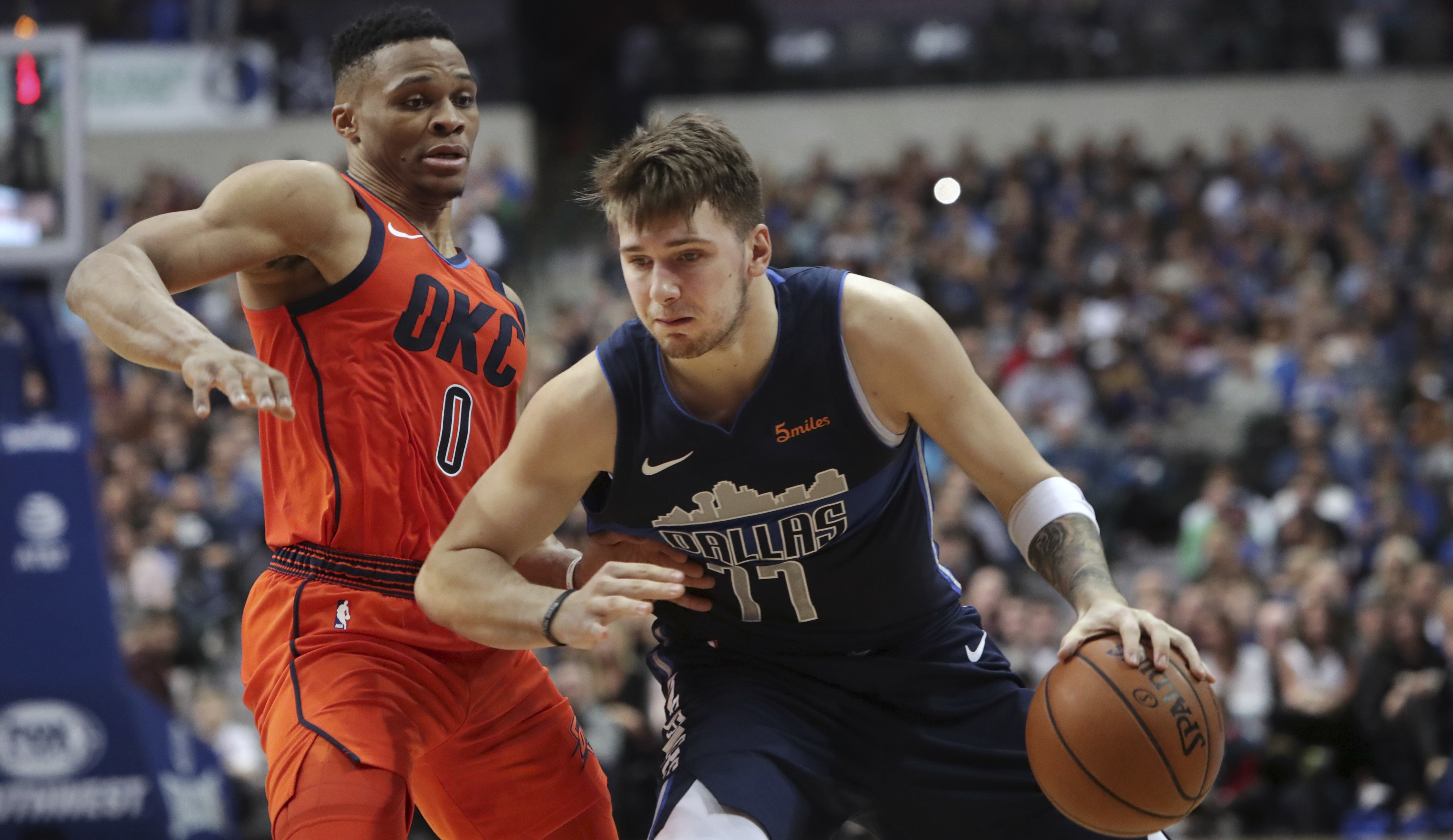 Doncic, Smith key Mavs’ late surge to beat Thunder 105-103