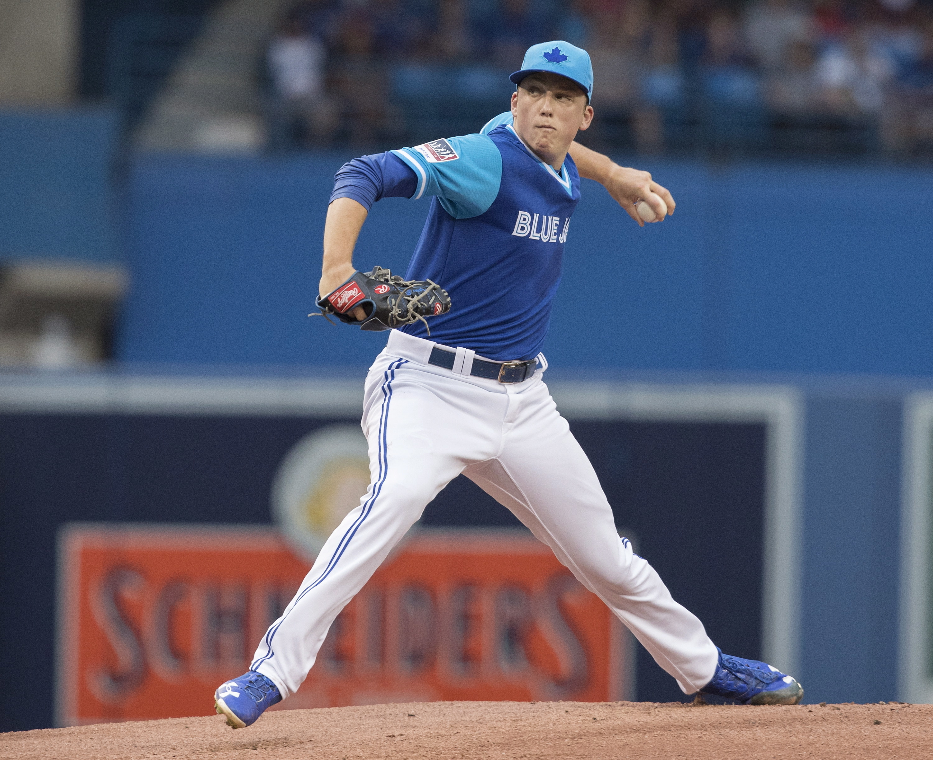Morales homers for 5th straight game, Jays beat Phillies 4-2