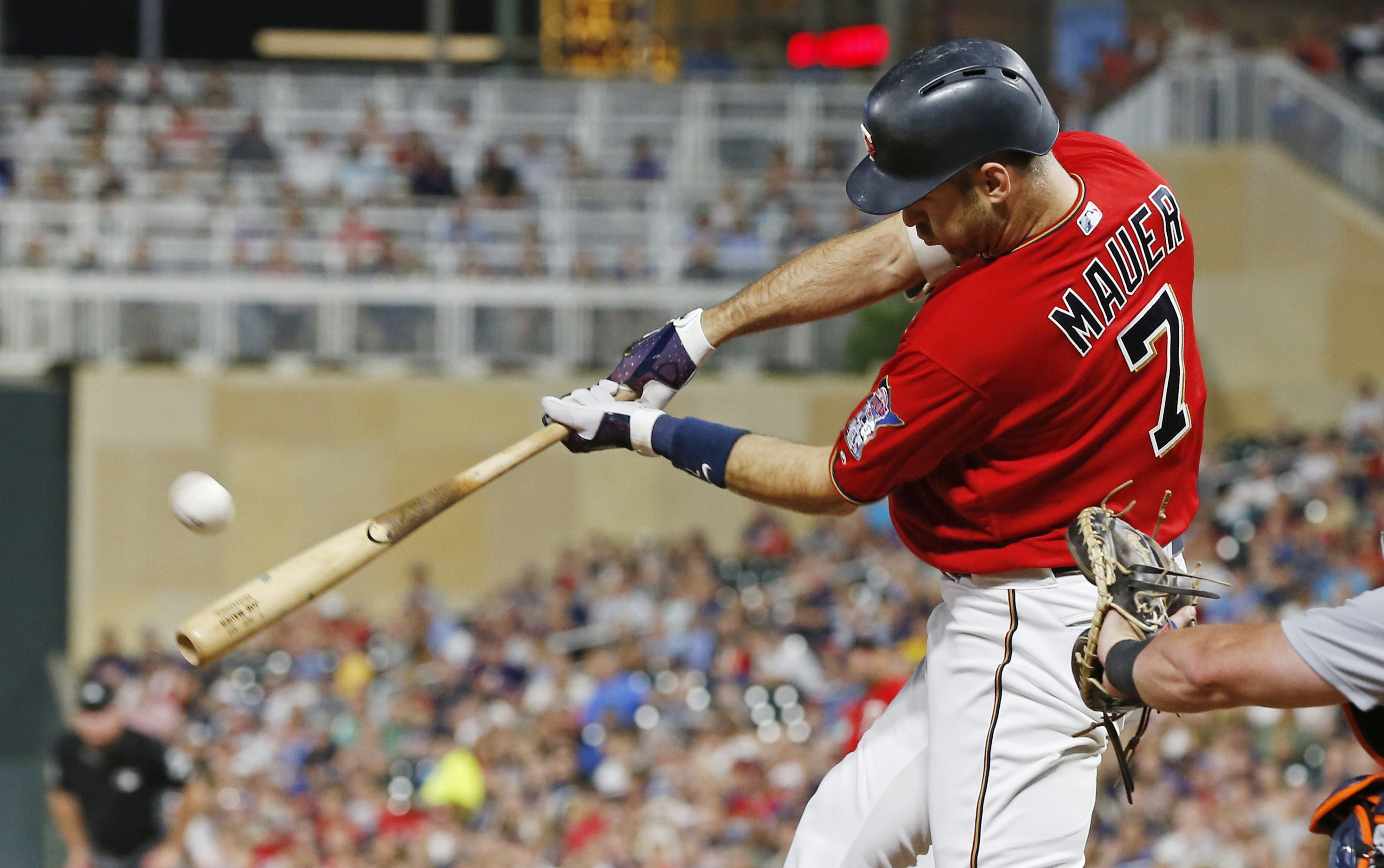 Mauer pinch-hit homer helps Twins to 5-4 win over Tigers