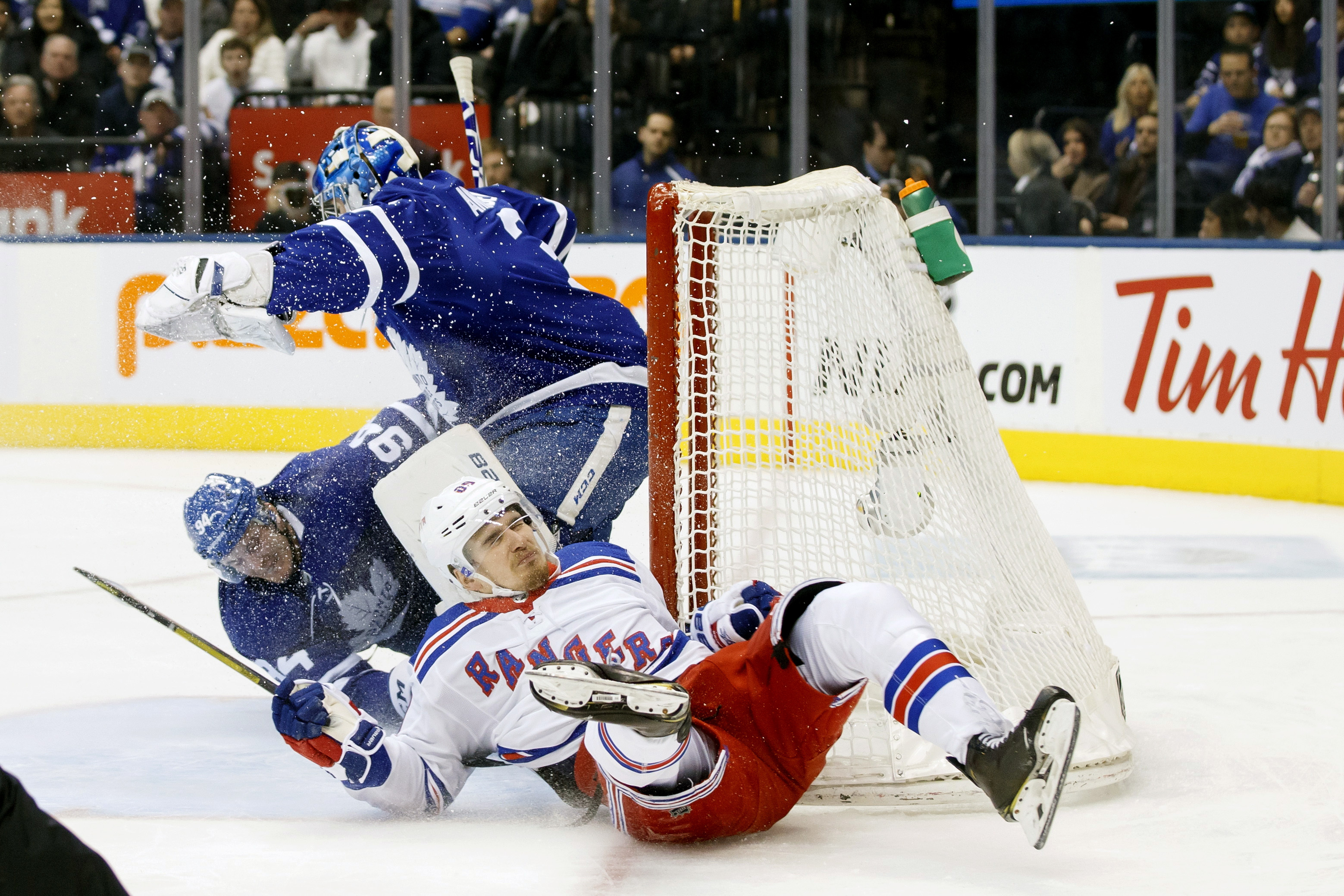 DeAngelo scores in OT, Rangers halt Leafs' win streak at 6