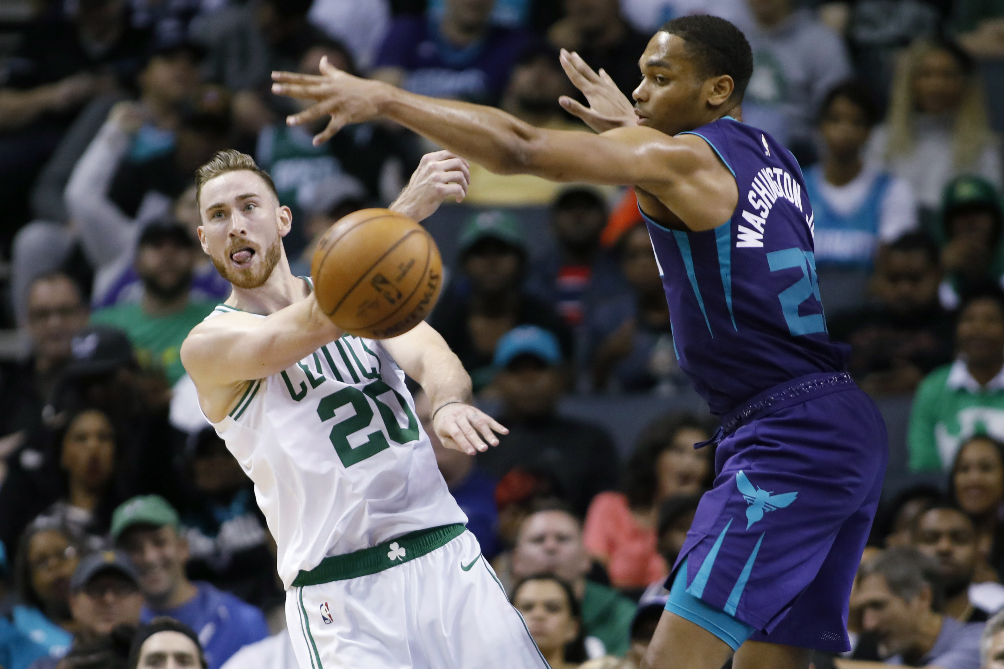 Celtics F Hayward has surgery on broken left hand