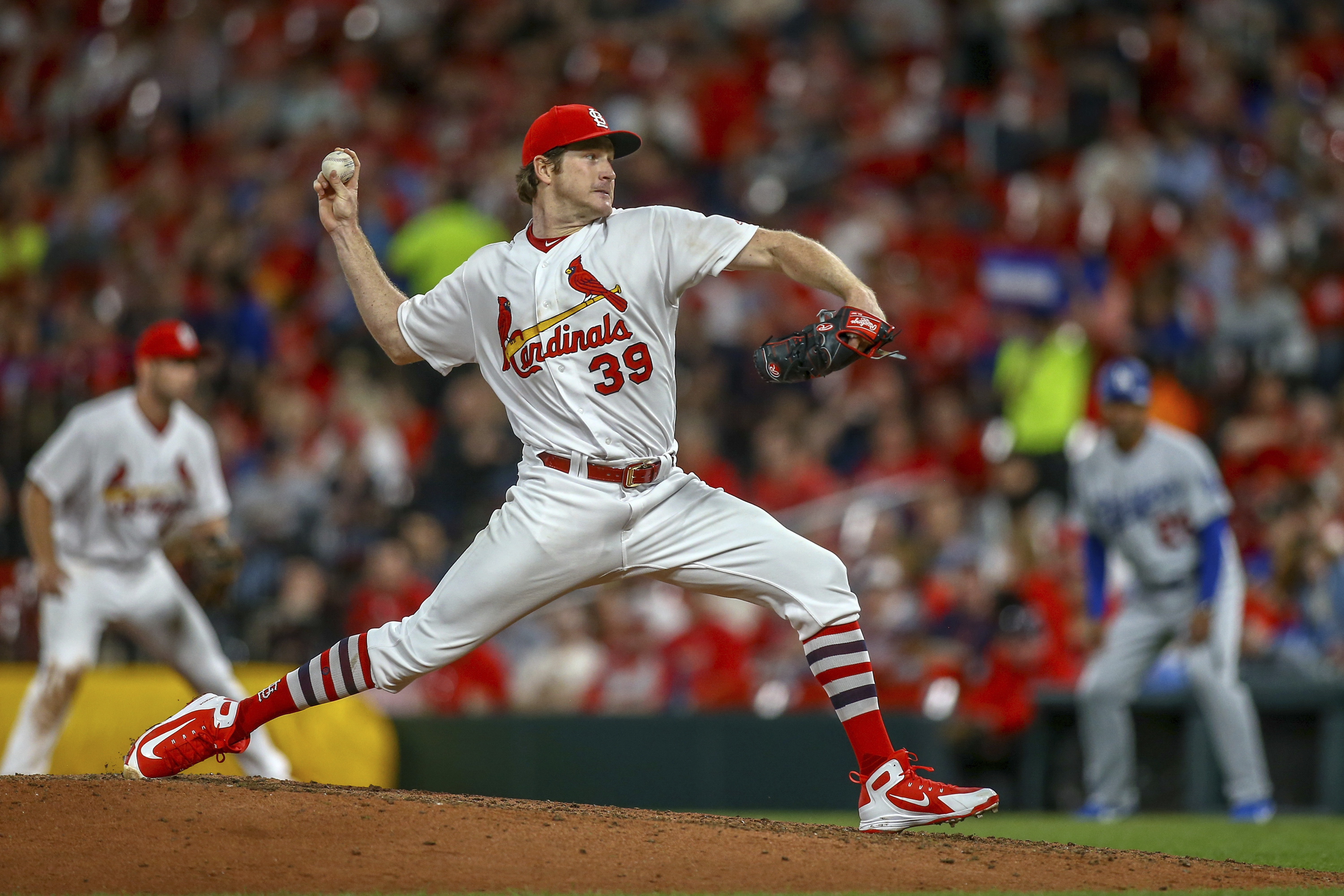 Ozuna, Mikolas spark Cardinals to win over Dodgers