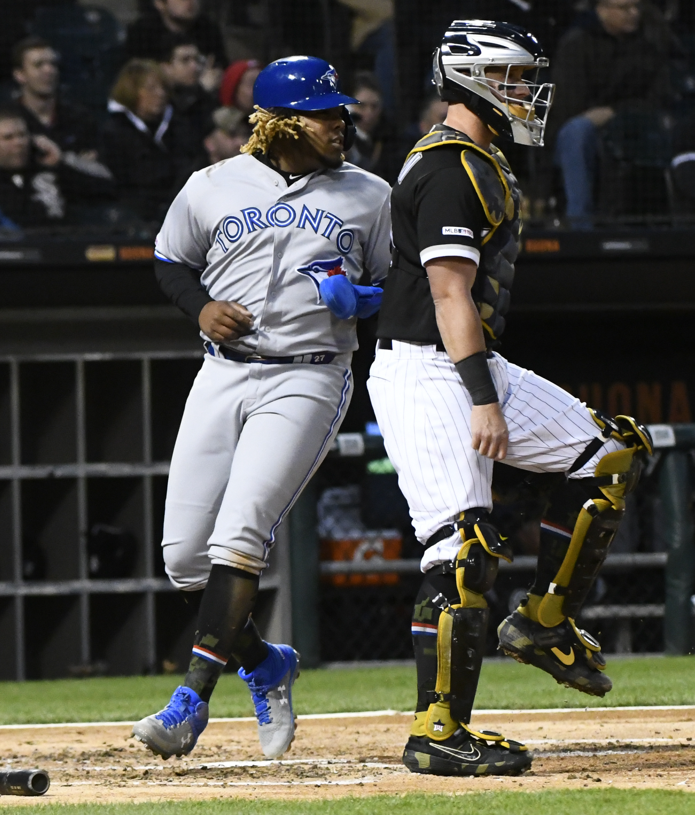 Guerrero Jr. homers to lead Blue Jays past White Sox 10-2