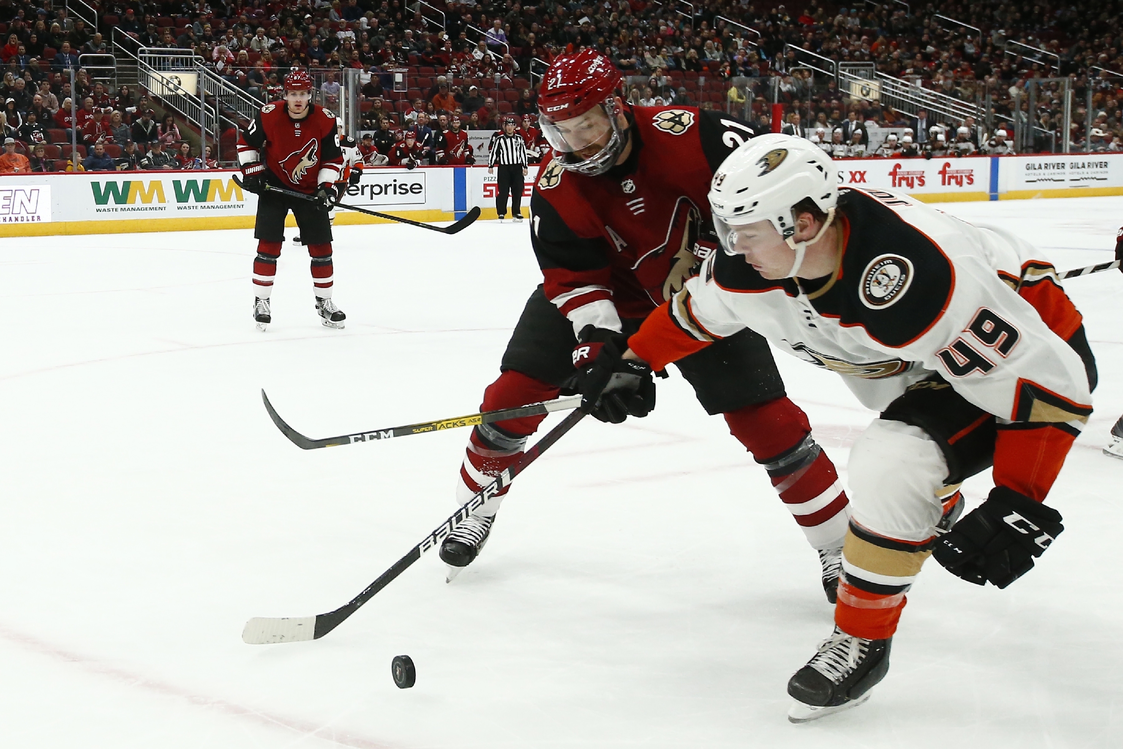 Coyotes score 3 in the third period to beat Ducks 4-2