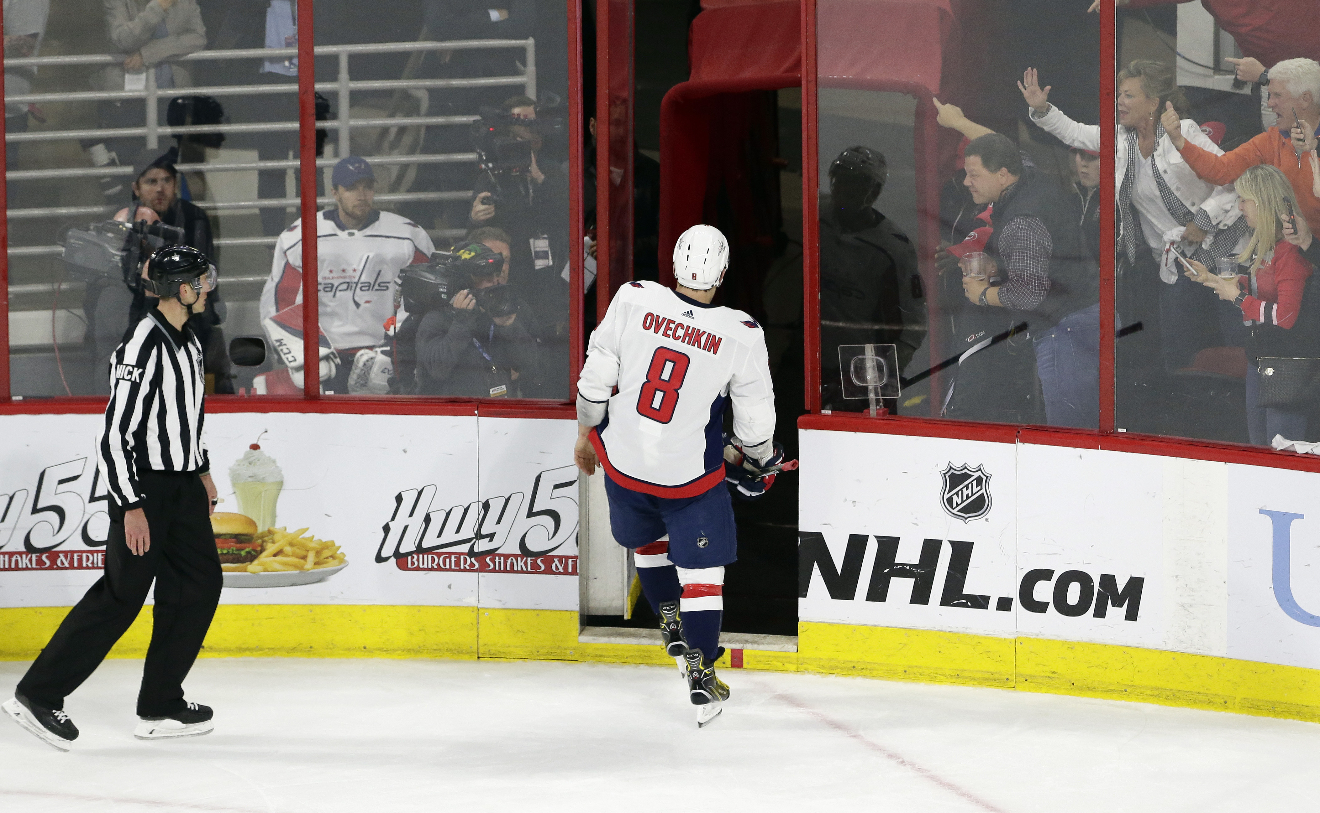 Nixed goal, rough 3rd period frustrate Ovechkin, Capitals