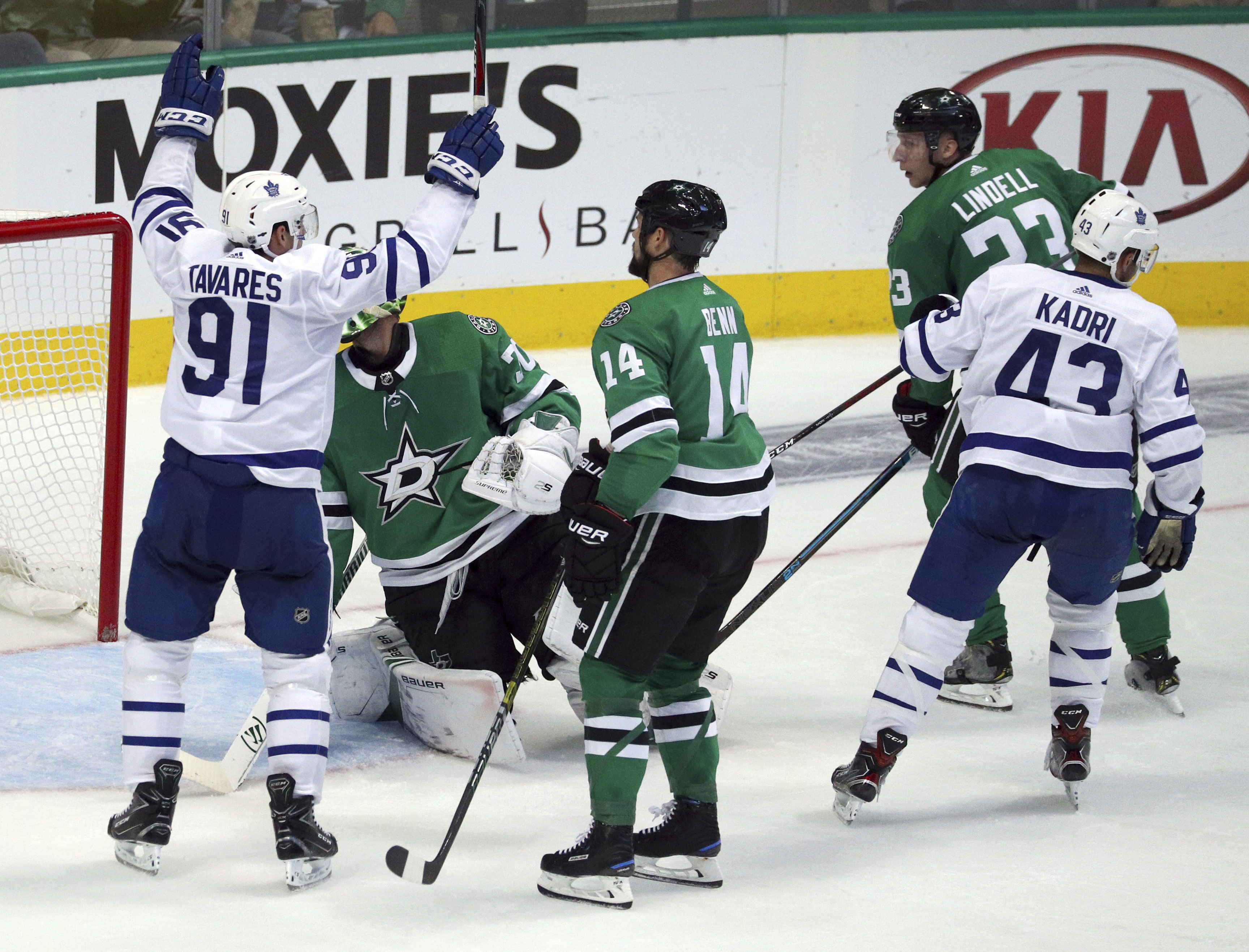 Matthews, Tavares score 2 each, Maple Leafs beat Stars 7-4