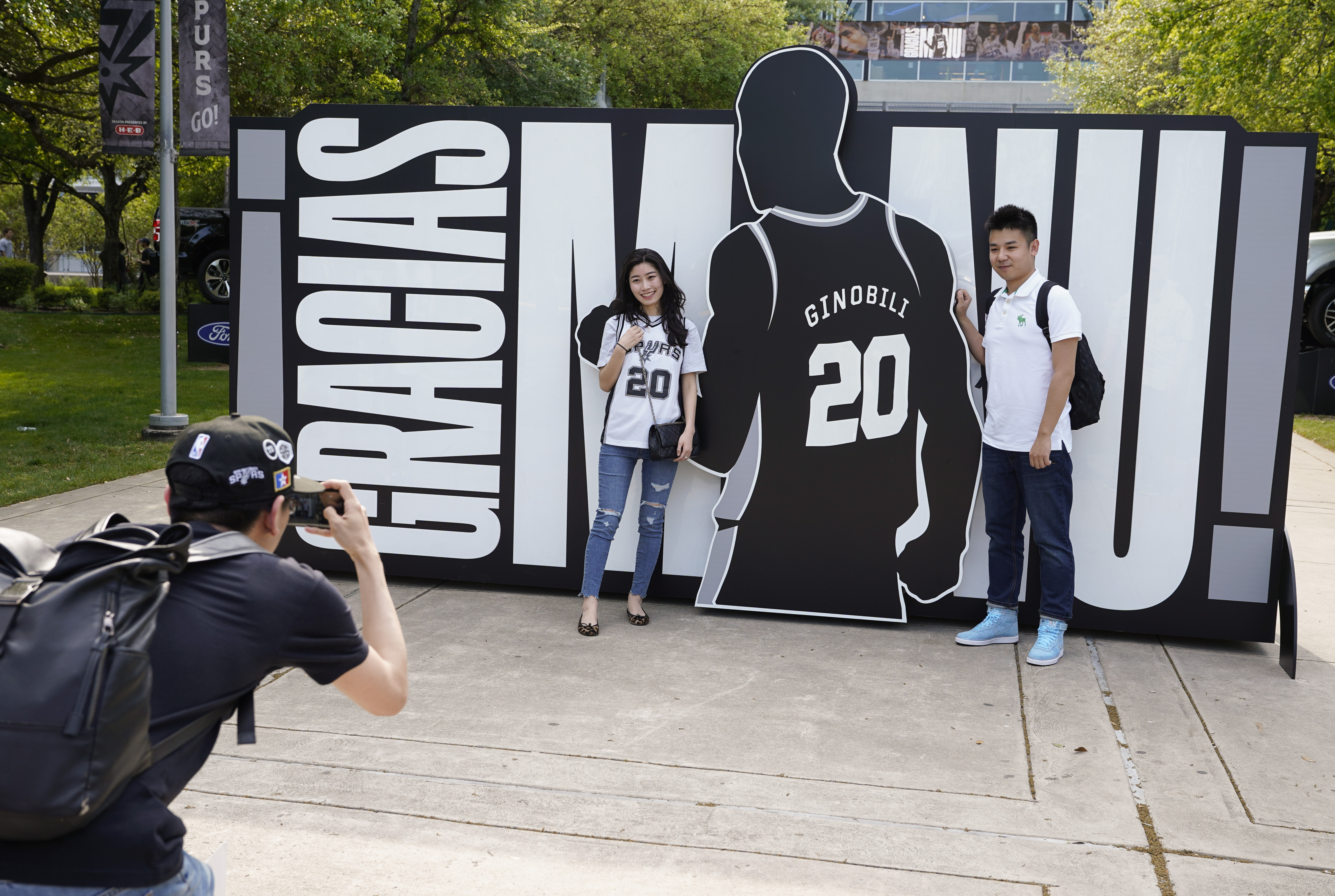 Spurs retire Ginobili’s jersey during emotional ceremony