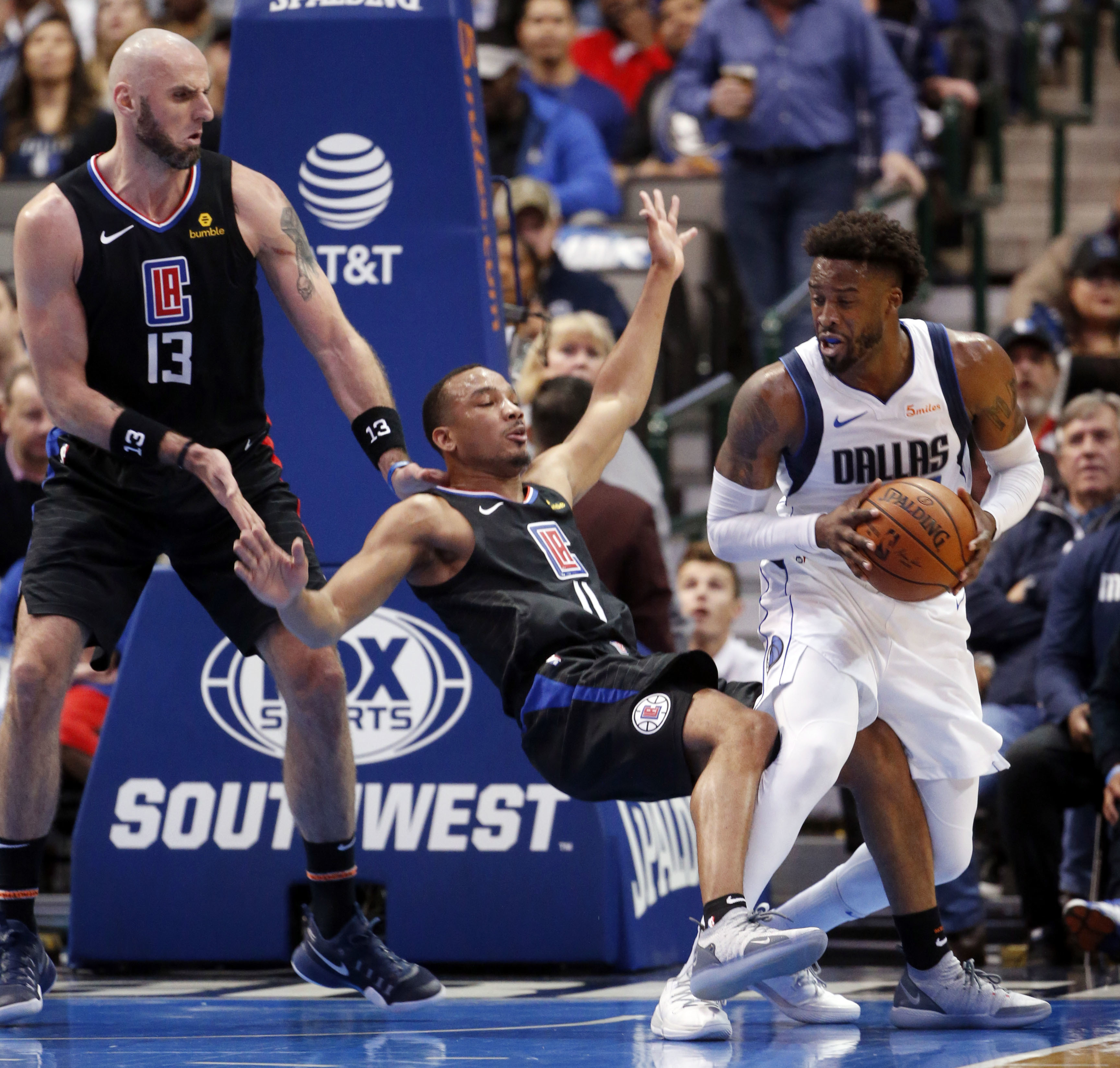 Barnes, Jordan star in Mavericks’ 114-110 win over Clippers