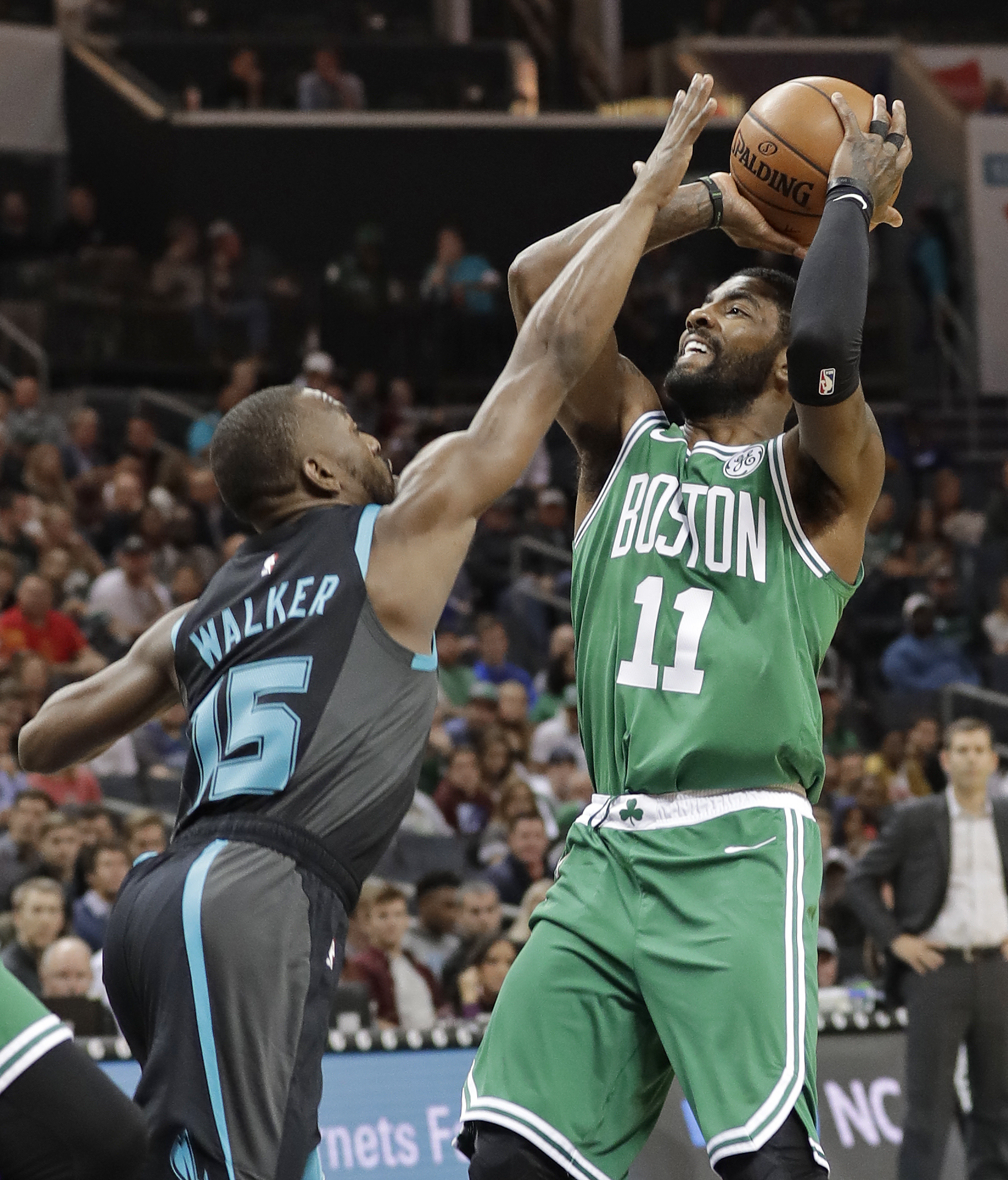 Walker stays hot, scores 43 as Hornets upend Celtics 117-112