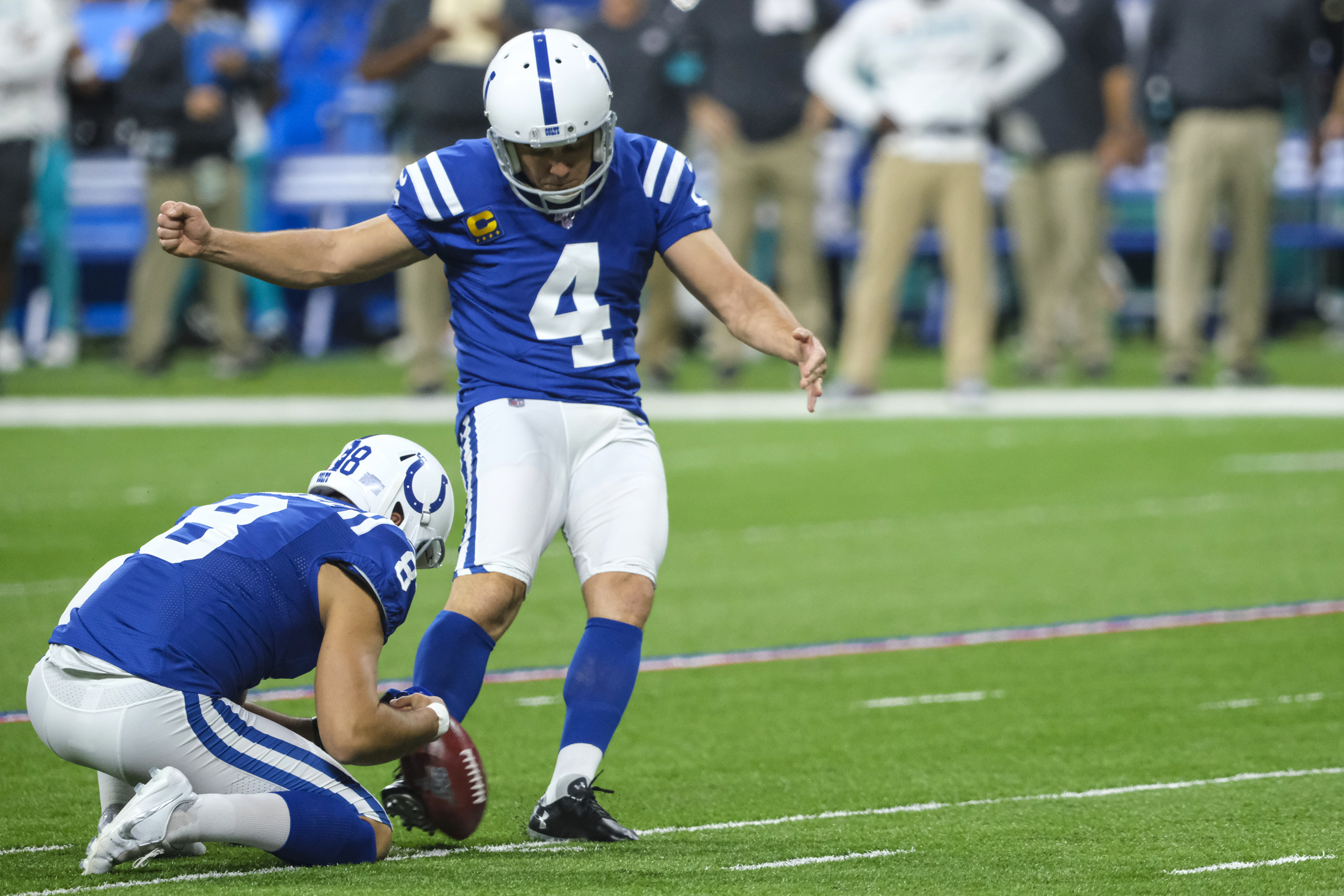 As misses mount, questions return for Colts, Vinatieri