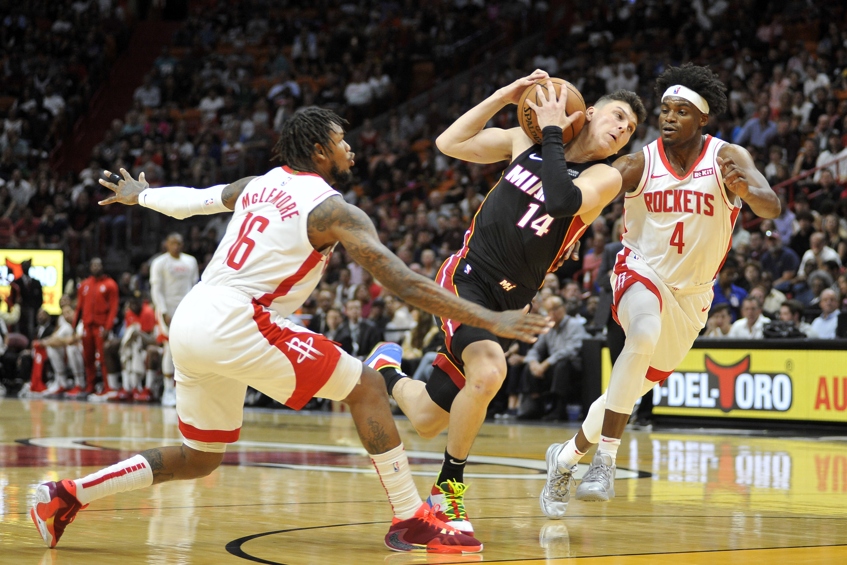 Anthony Davis, LeBron James lead Lakers past Spurs