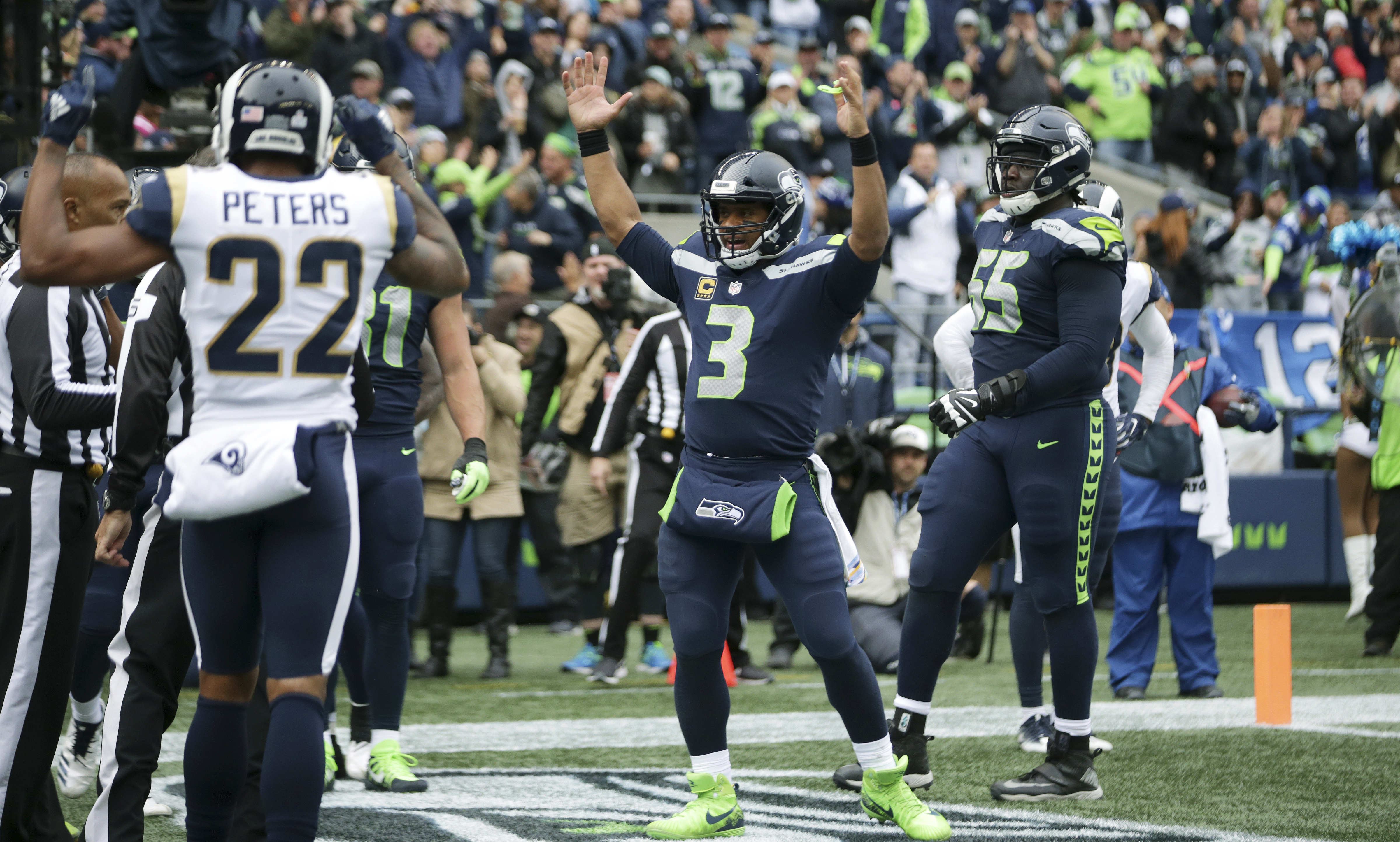 Gurley’s 3 TDs keep Rams perfect in 33-31 win over Seahawks
