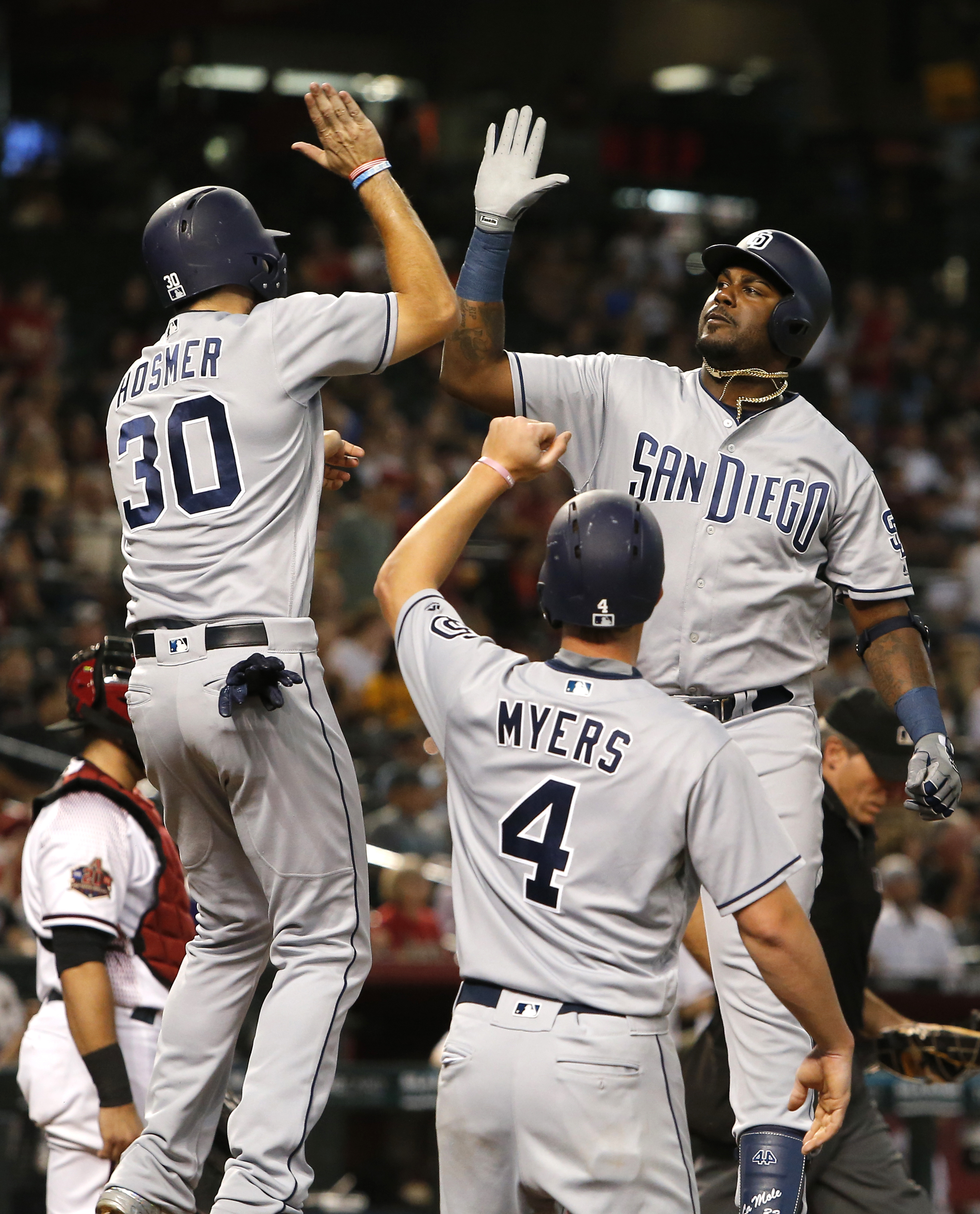 Reyes homers twice, Padres knock off Diamondbacks 6-2