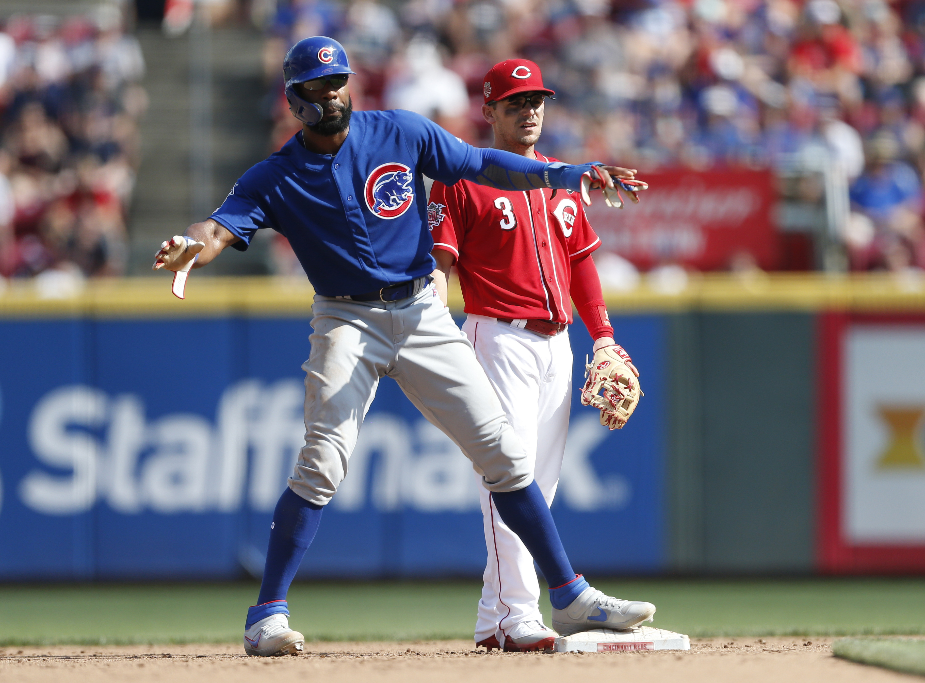 Reds' Scooter Gennett leaves with groin tightness