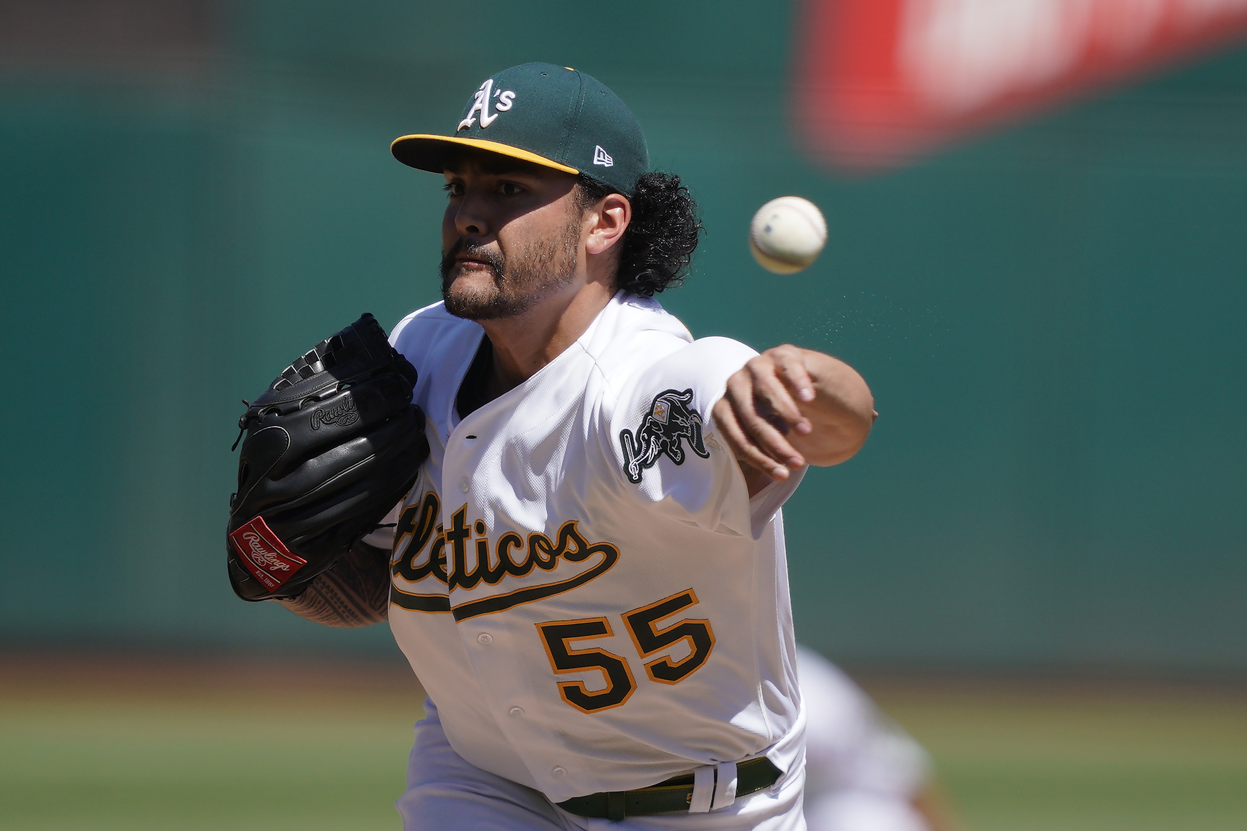 LEADING OFF: Manaea effective with less velo; BoSox pay up