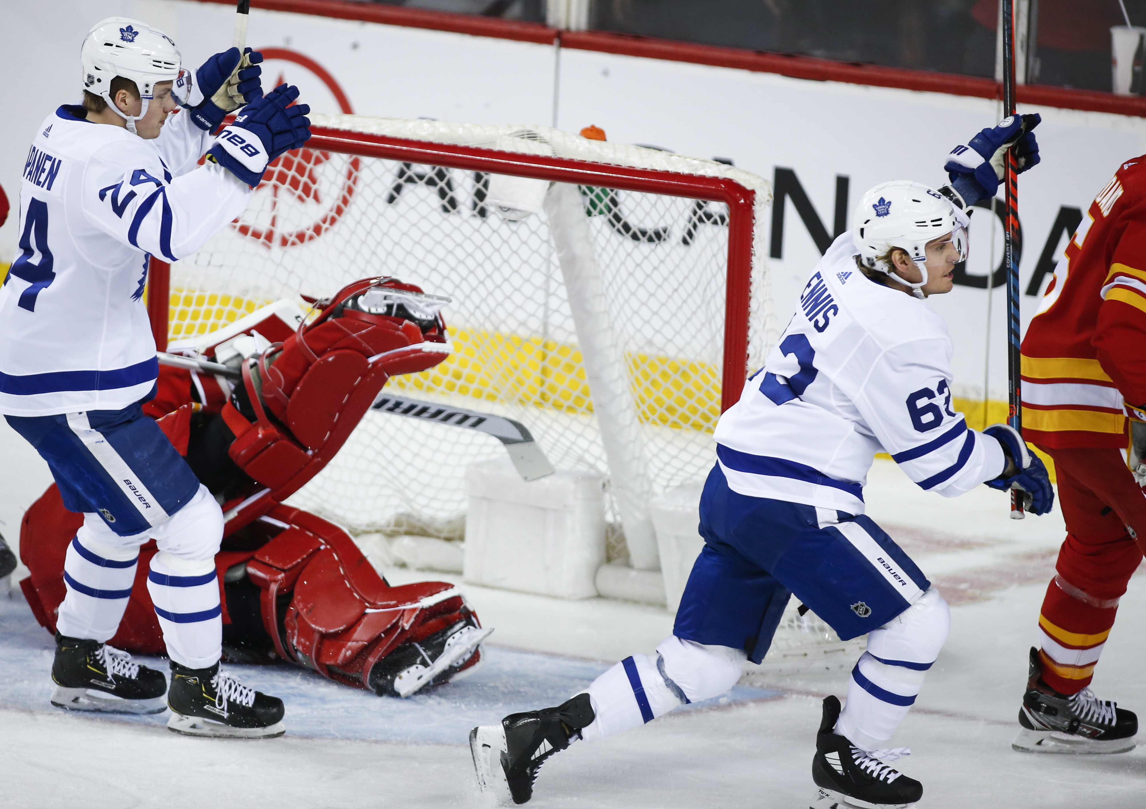 Ennis records 1st hat trick, Toronto beats Calgary 6-2