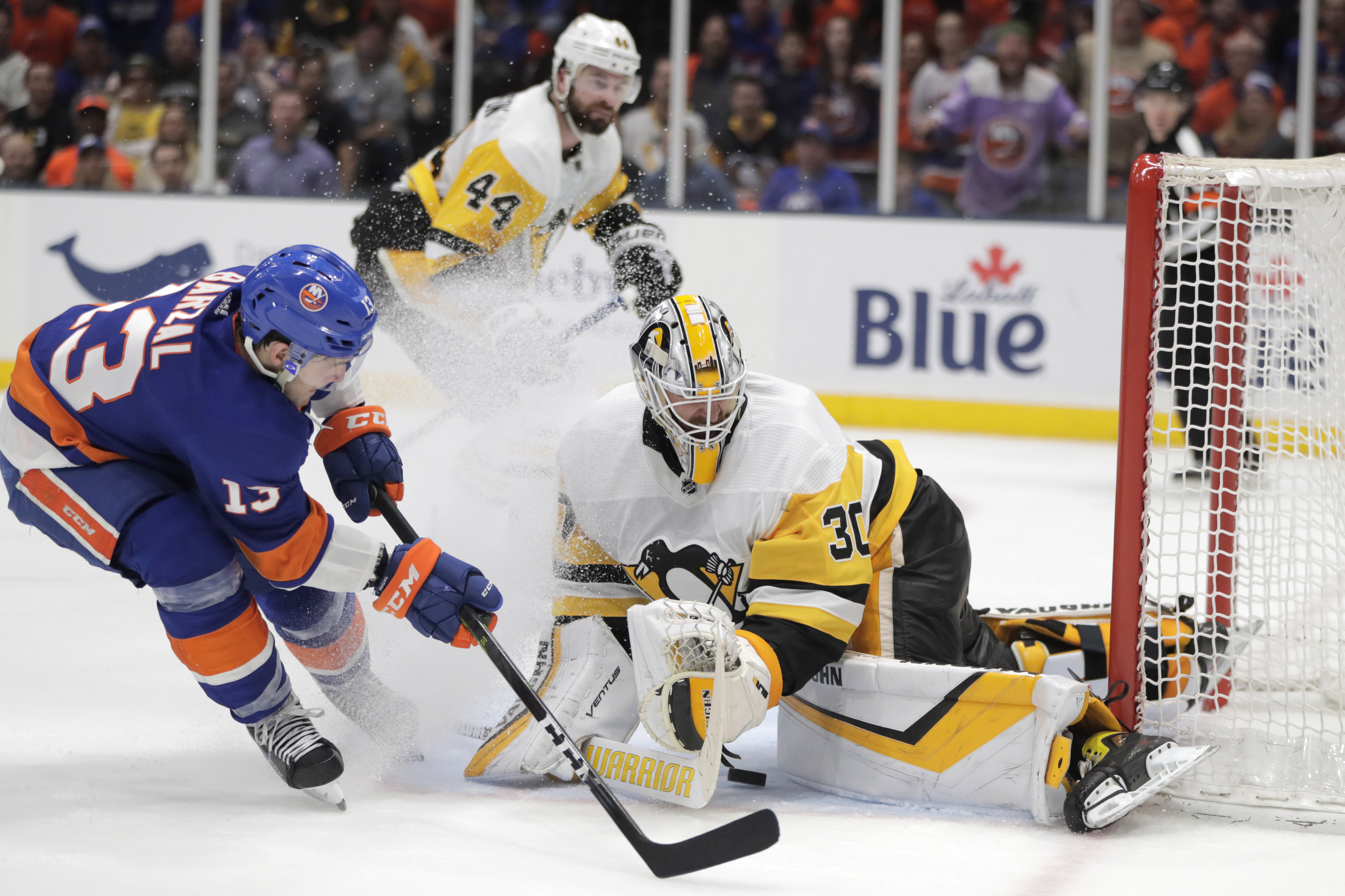 Eberle, Bailey help Islanders beat Penguins 3-1 in Game 2