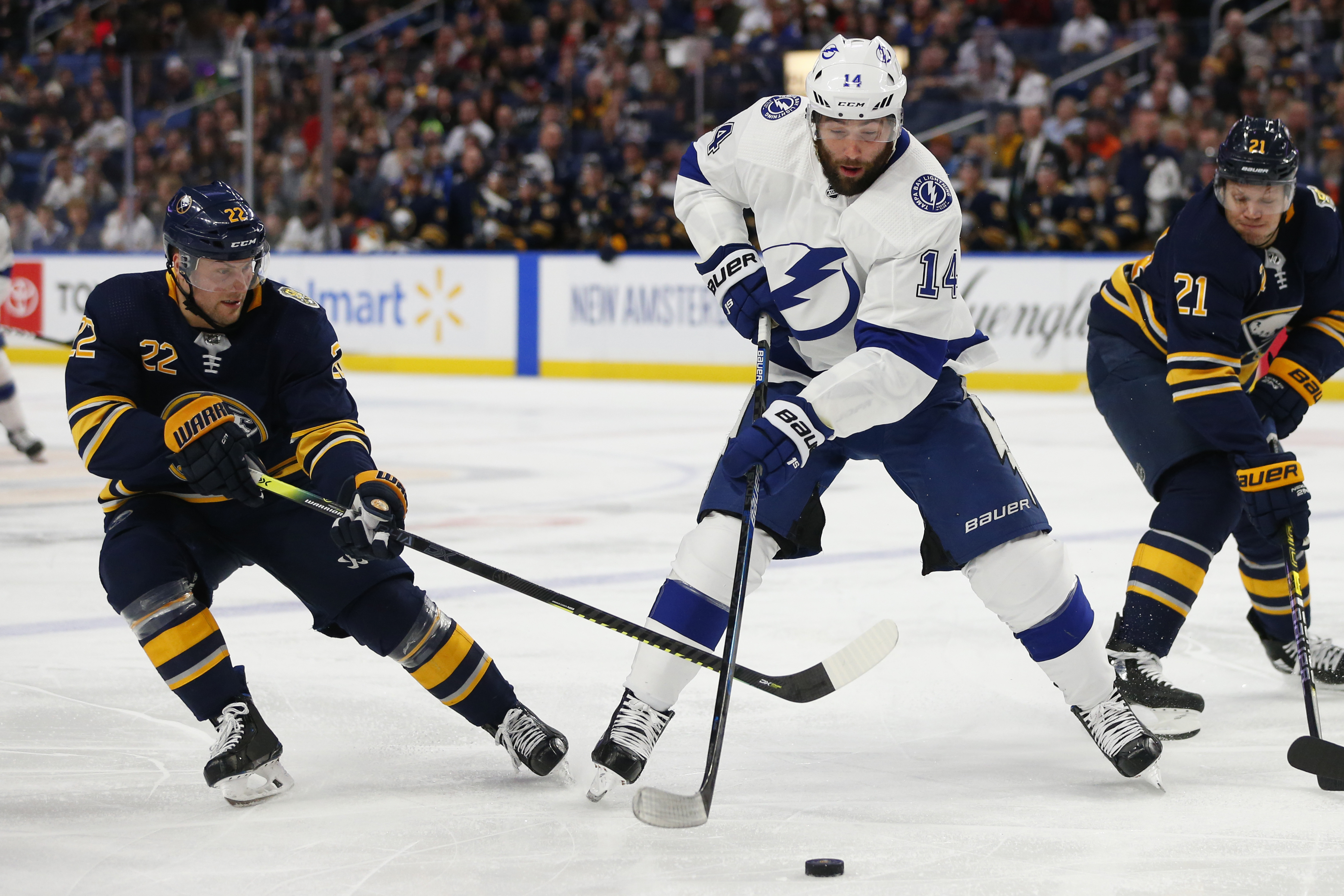 Killorn, Johnson lead Lightning in 6-4 win over Sabres