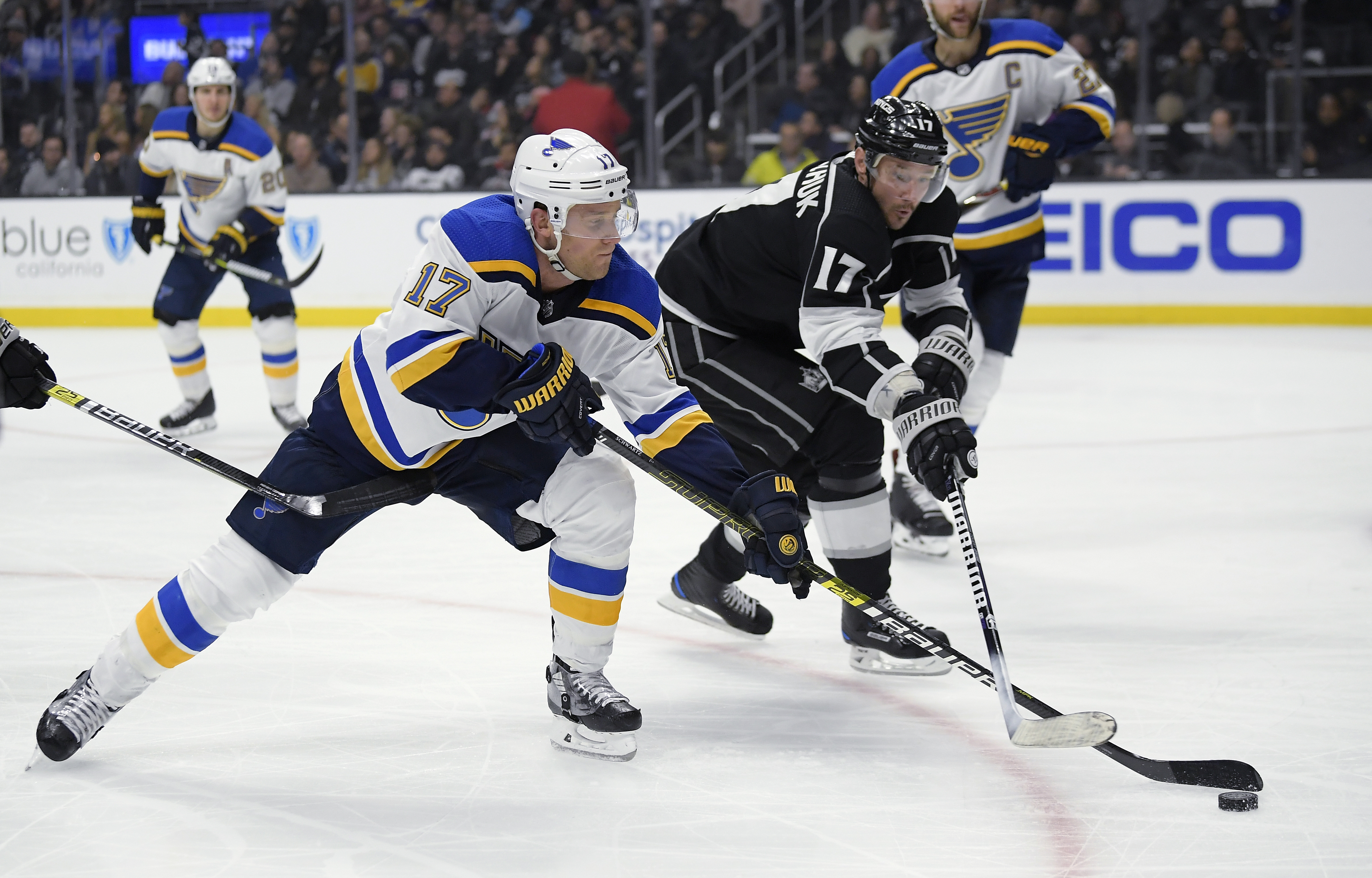 Tarasenko scores, Allen solid as Blues beat Kings 4-0