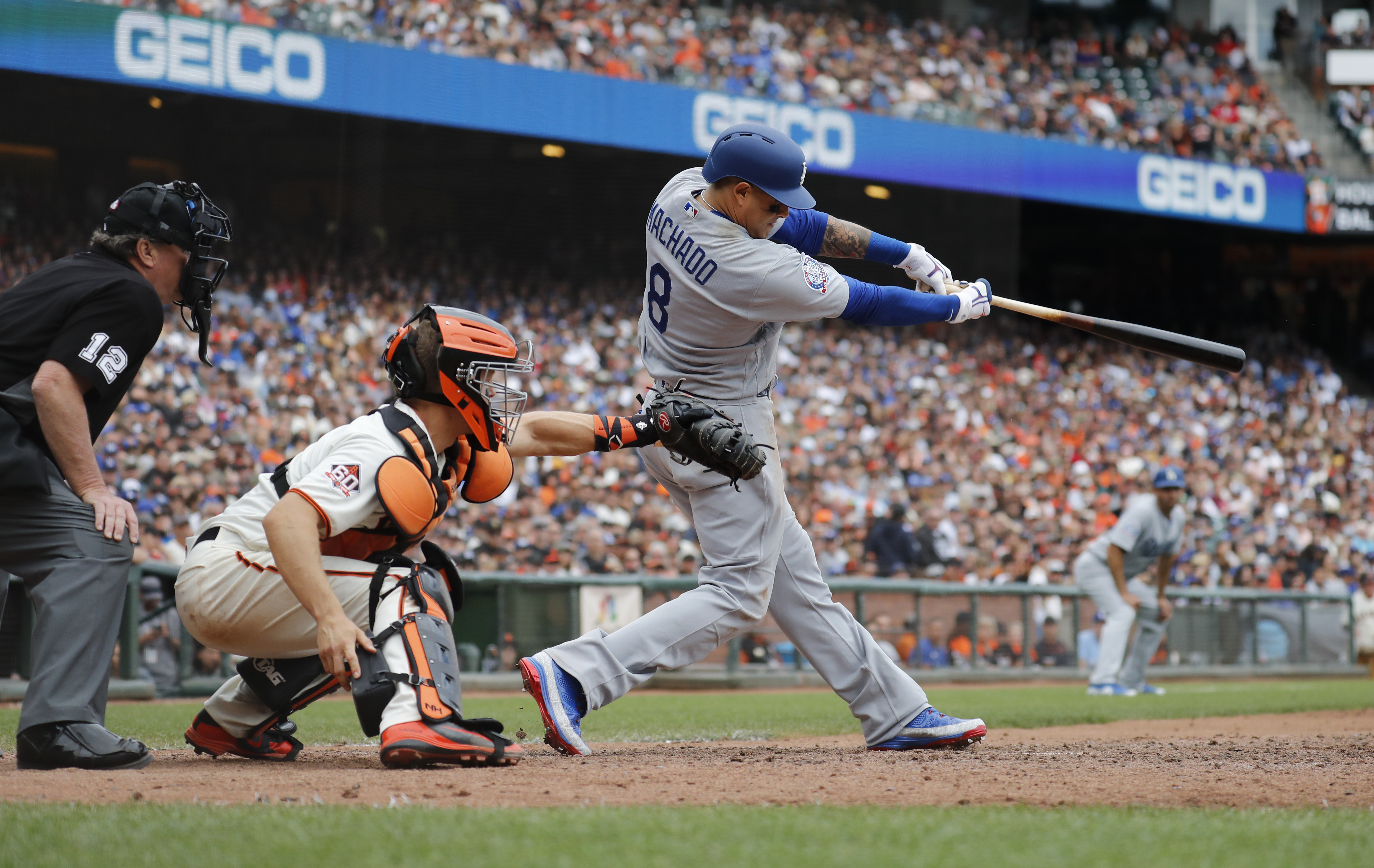 Dodgers clinch sixth straight playoff trip, beat Giants 10-6