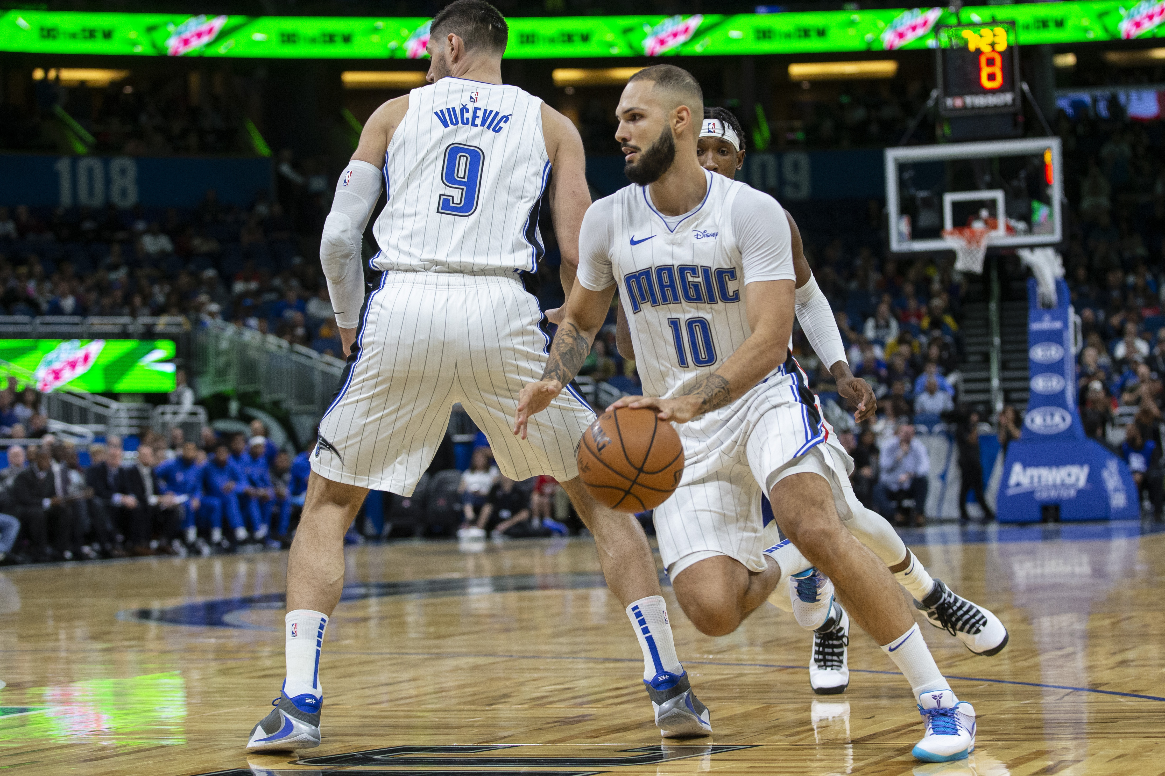 Fournier, Magic hold off Sixers for 98-97 win