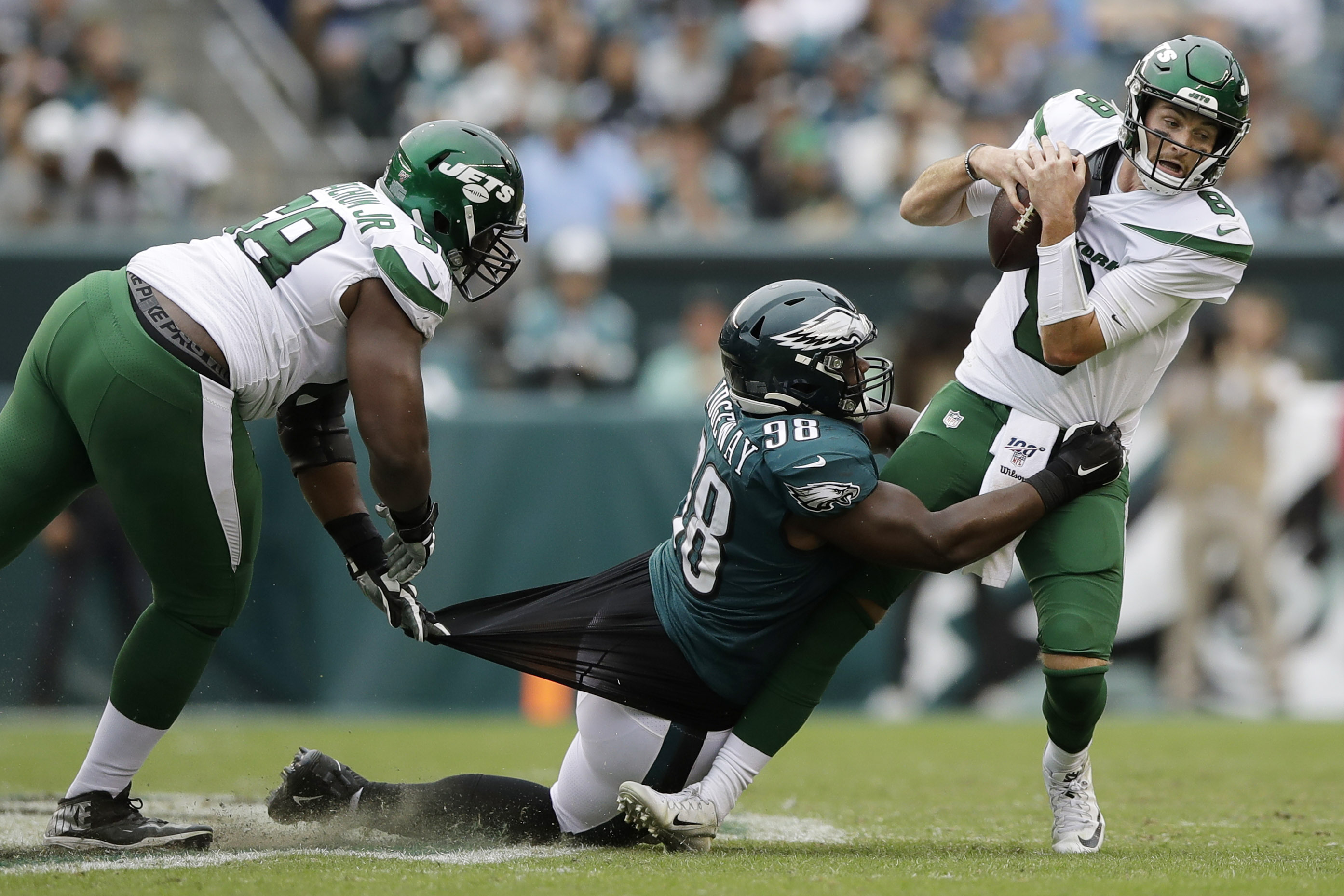 Jets totally overwhelmed by the Eagles in 31-6 loss