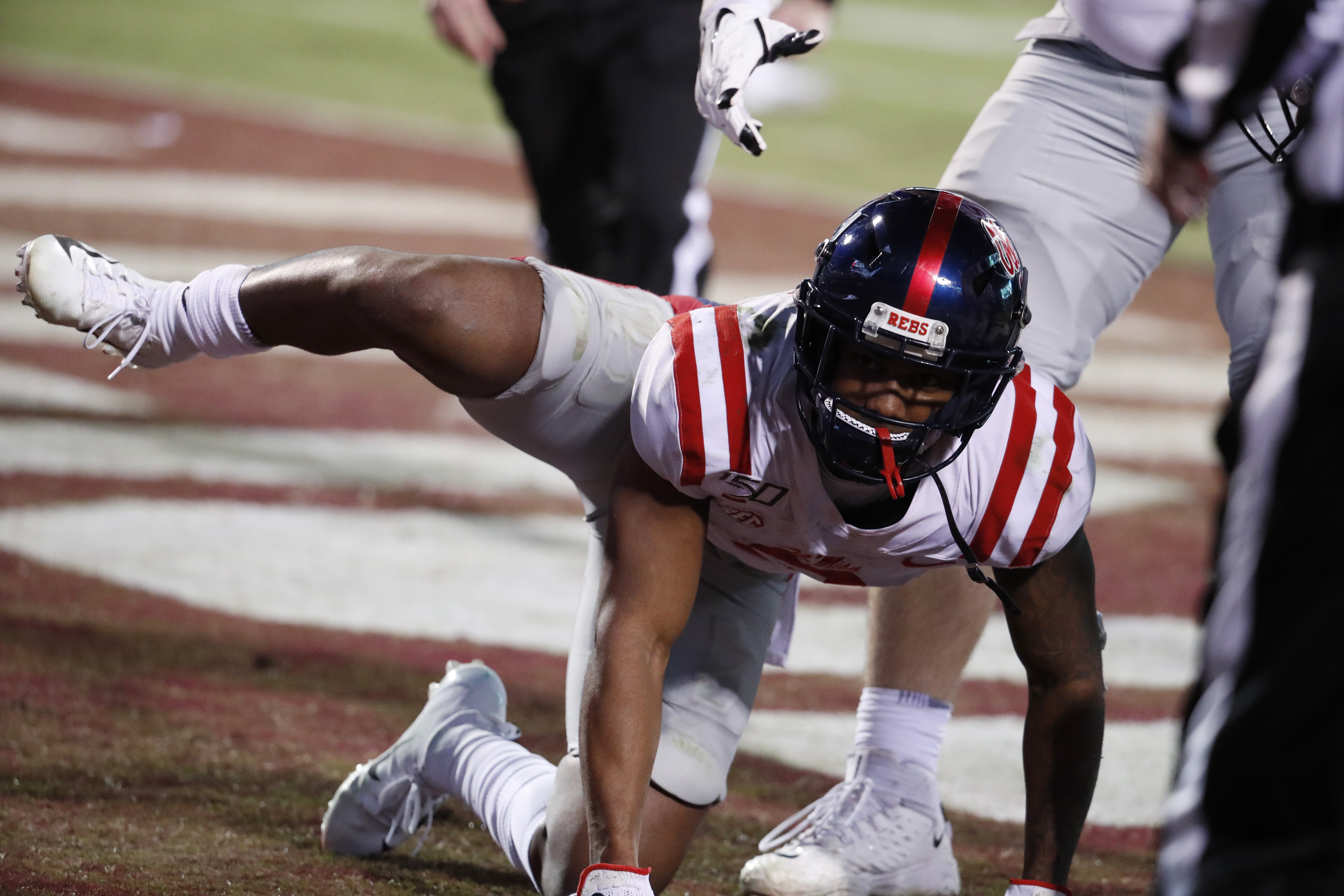 Gee whiz: Peeing dog celebration costs Ole Miss in Egg Bowl