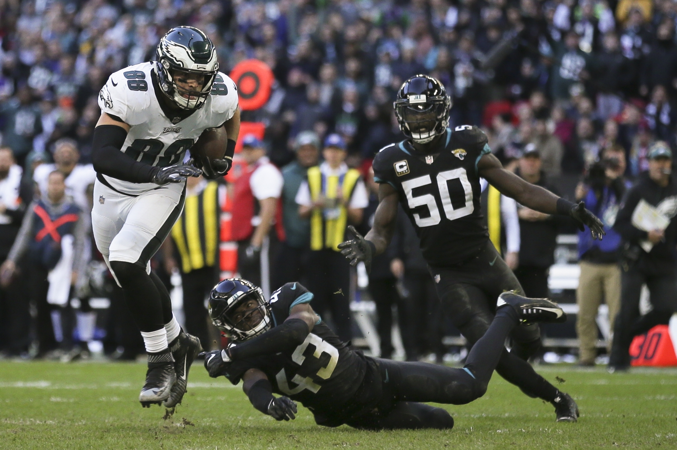 The Latest: Eagles lose OL Johnson vs. Jags, Peters returns