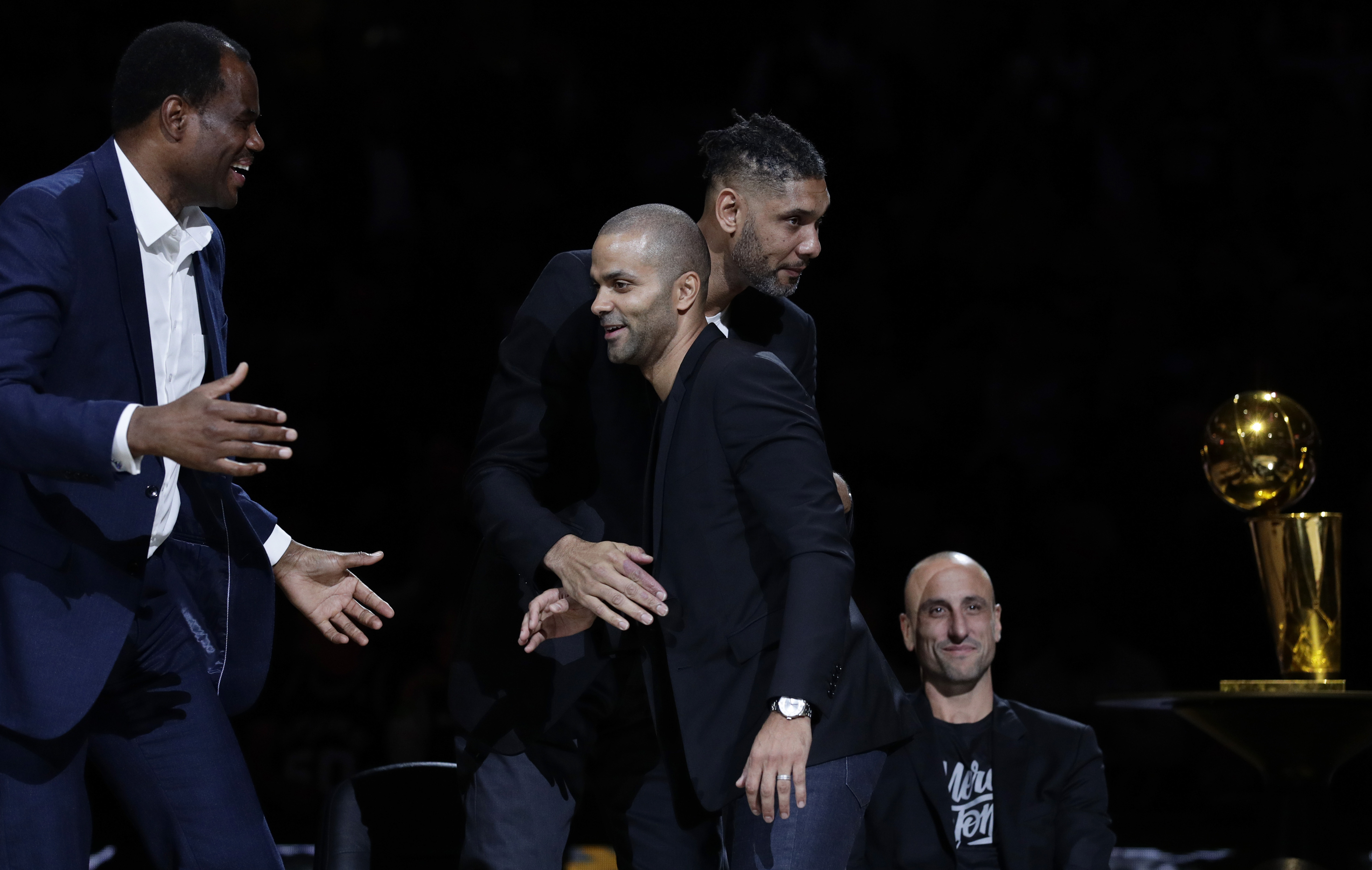 Spurs retire Parkers' jersey in emotional ceremony