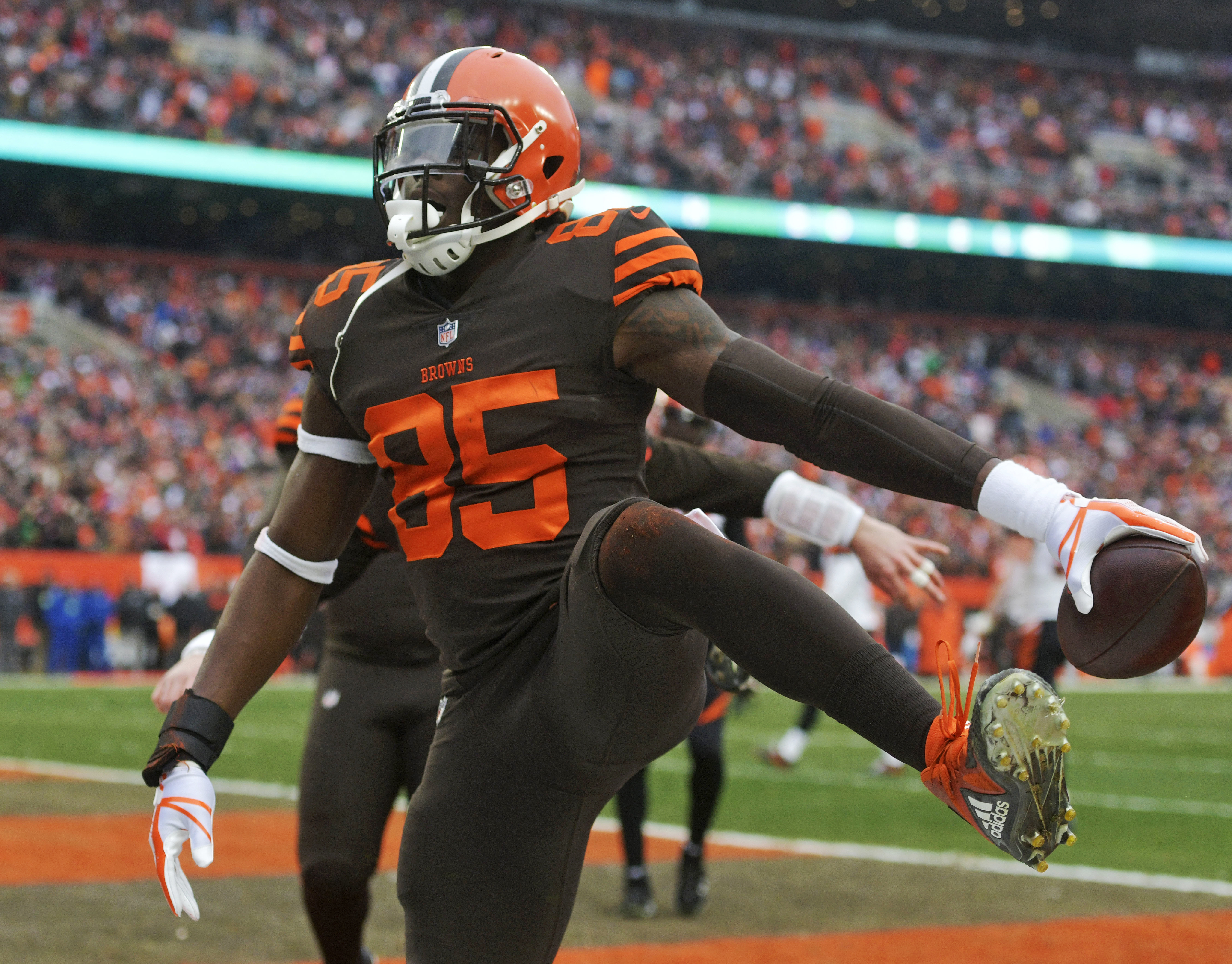 Big swing: Browns go from winless to almost winners in 2018